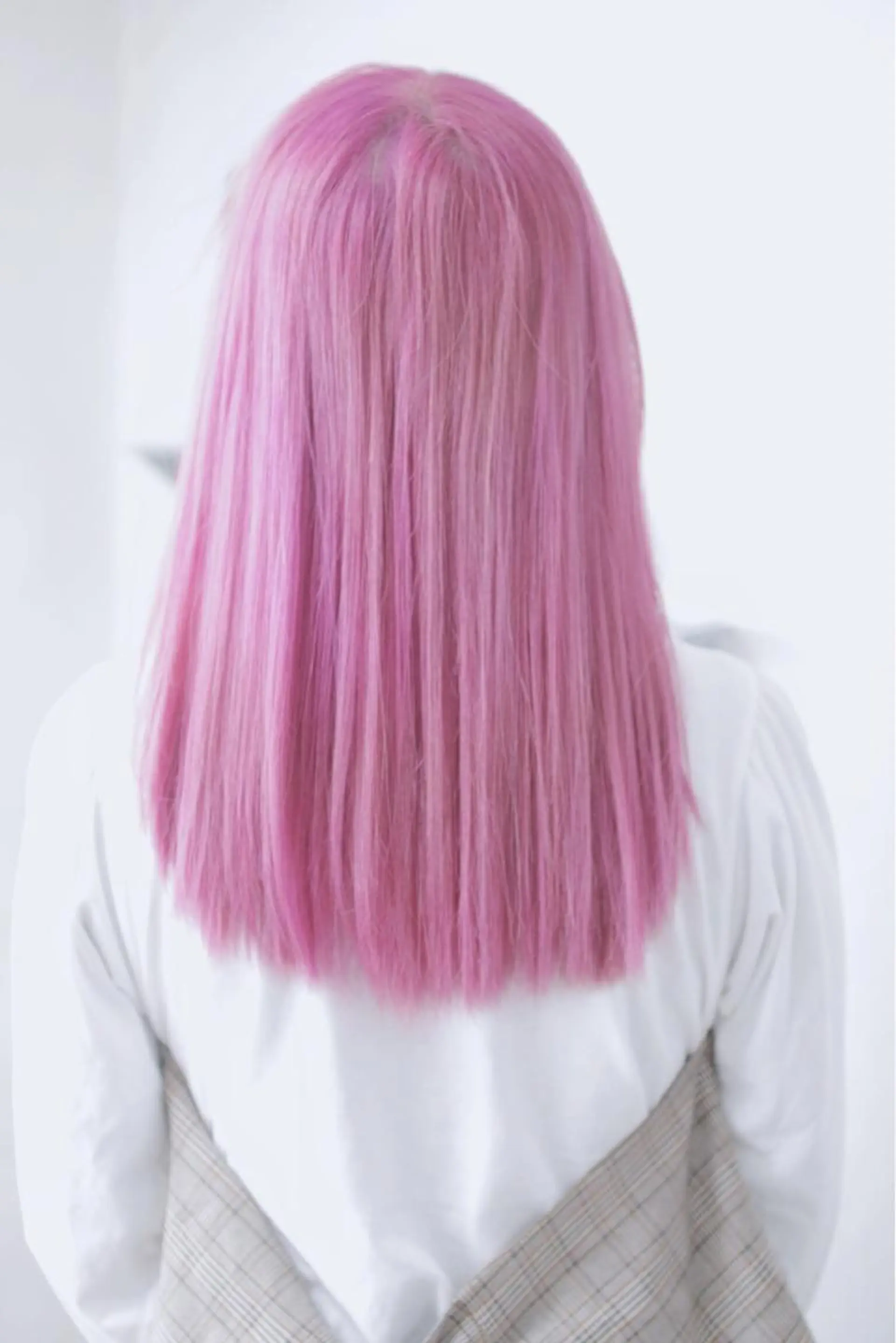 セミロング カラー パーマ ヘアアレンジ ブリーチ 透明感カラー グラデーションカラー ピンクカラー シアーピンク 推し活専用 【派手髪】飯野ゆかりのヘアスタイル