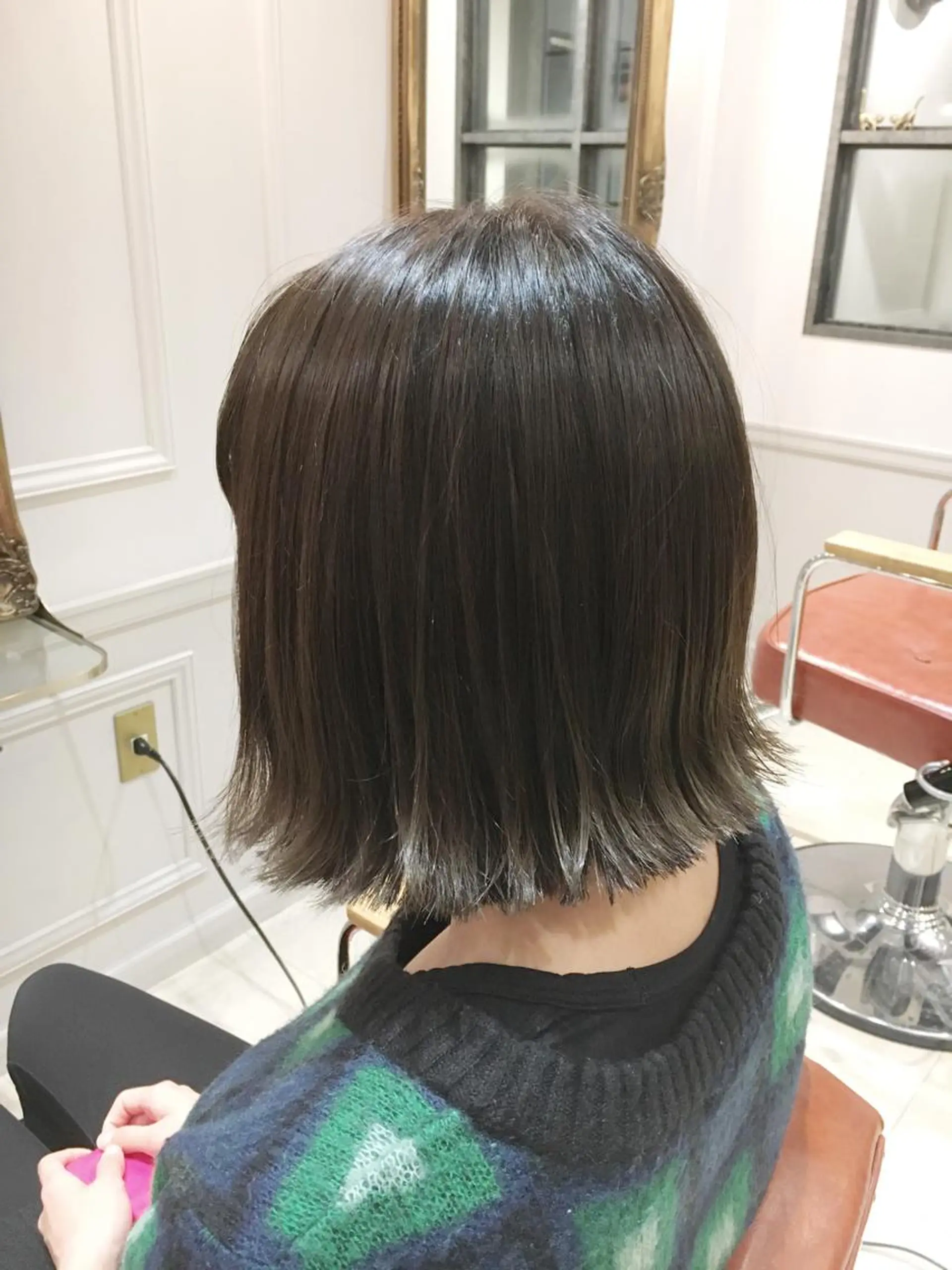 ミディアム カラー アッシュ 透明感カラー 外ハネヘア gite カワムラナオキのヘアスタイル