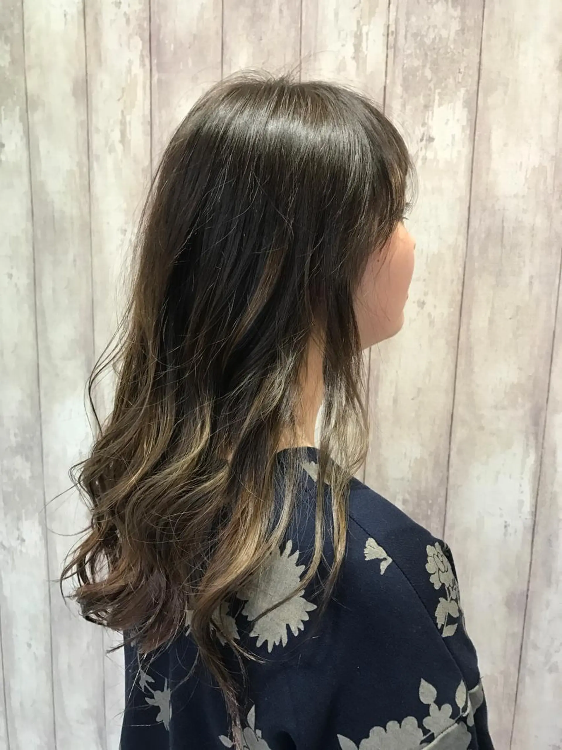 ミディアム カラー パーマ ヘアアレンジ グラデーションカラー グレージュ 韓国ヘア✨グレージュ カラーasamiのヘアスタイル