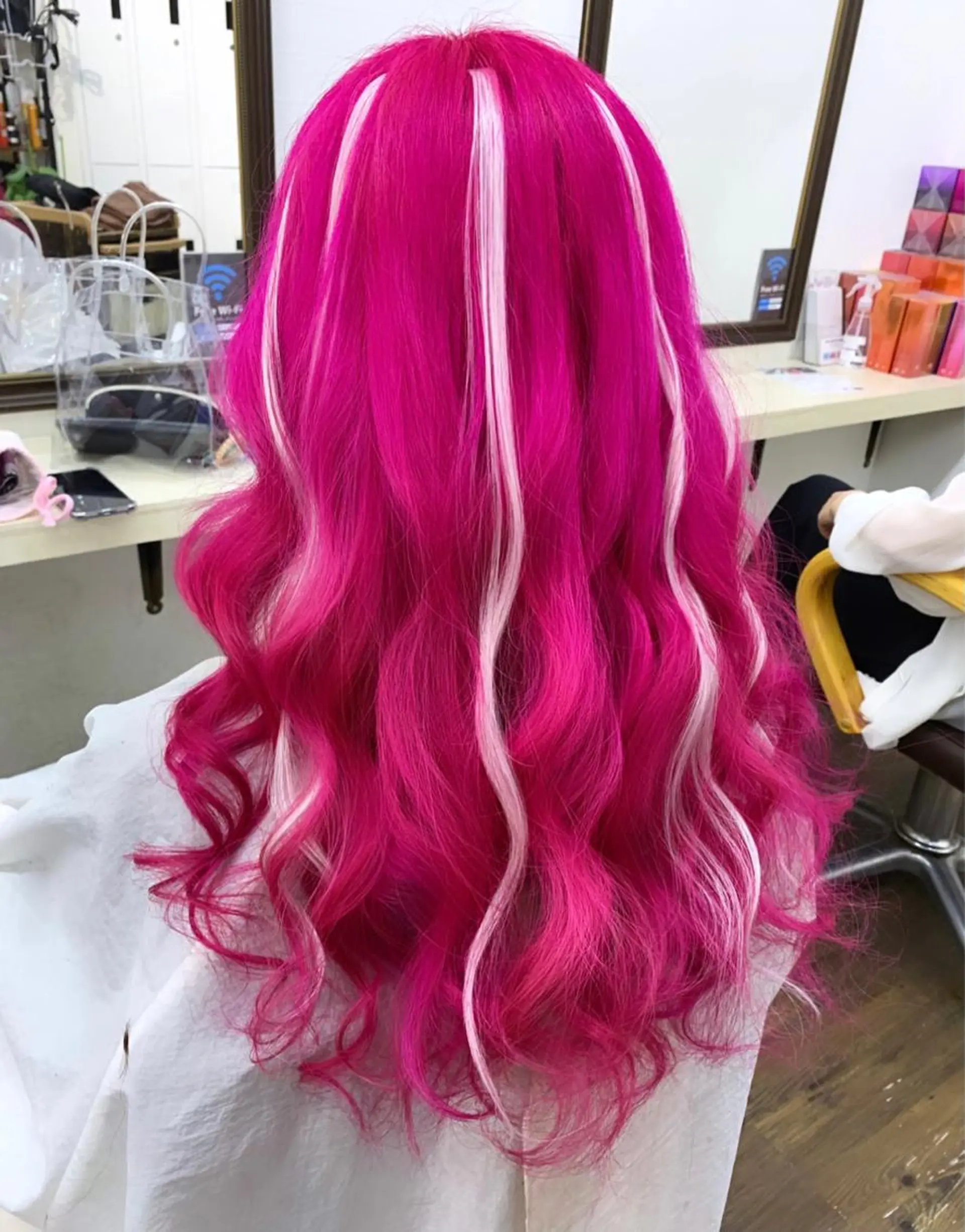 ロング カラー ブリーチ ケアブリーチ ハイライトカラー エクステ ハイライト ヘアカラー 🧠U-topia 西村彩🧠のヘアスタイル