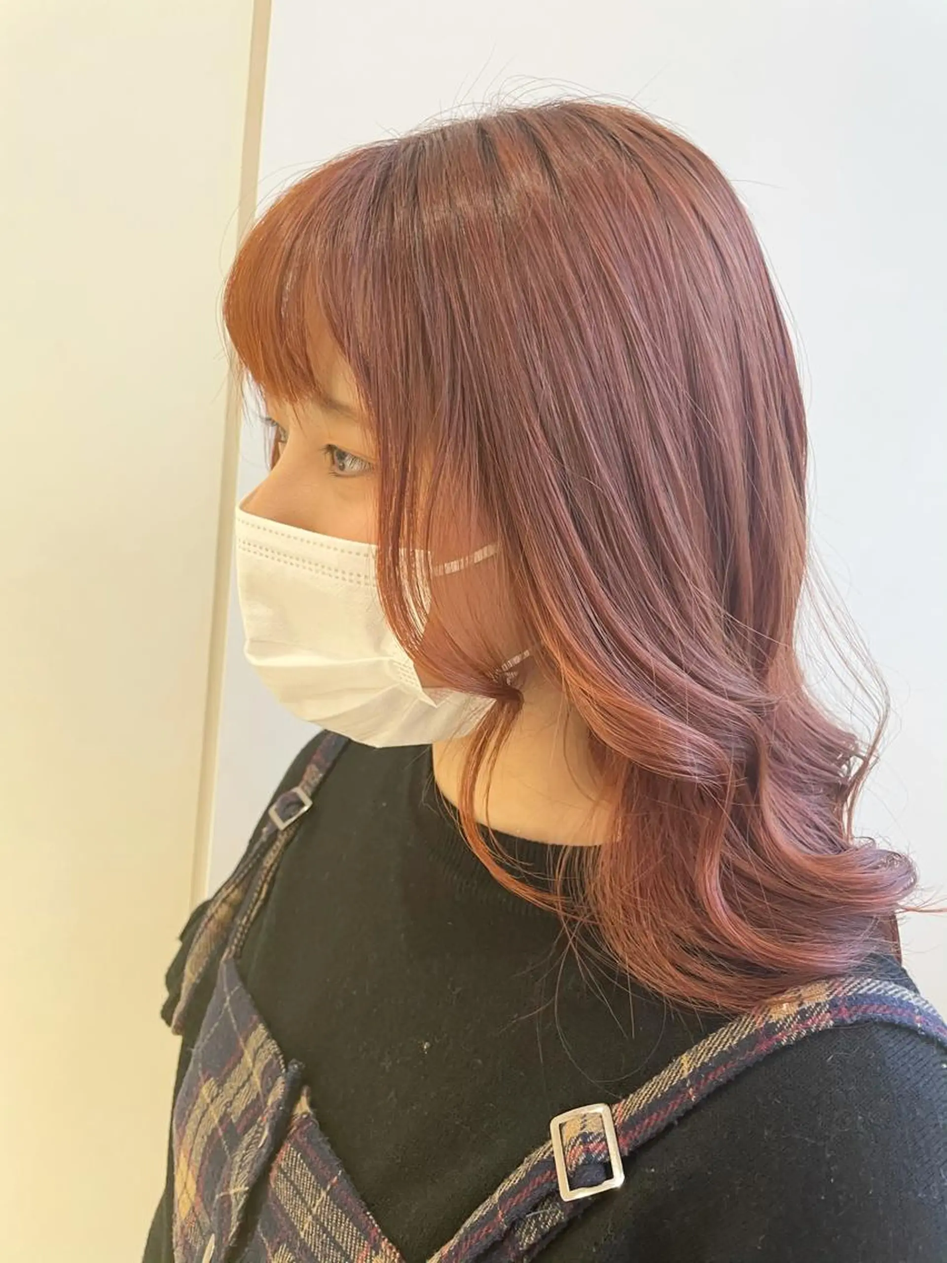 ミディアム カラー ベージュカラー オレンジ オレンジベージュ ハッシュカット レイヤー池袋のヘアスタイル