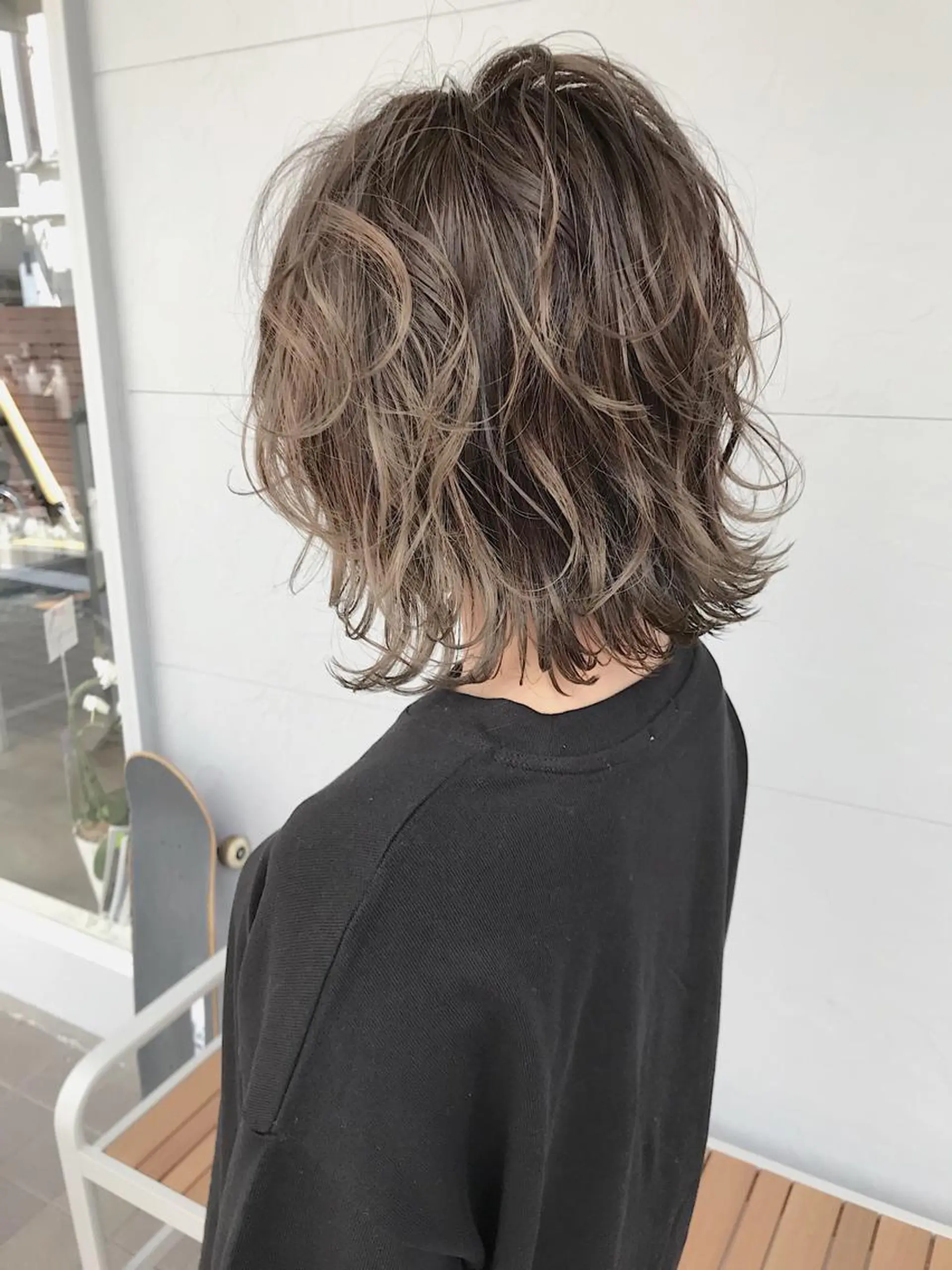 ミディアム カラー ヘアアレンジ バレイヤージュ ベージュカラー レイヤーカット ヘアカラー トリートメント lani 天神大名/ブリーチのヘアスタイル