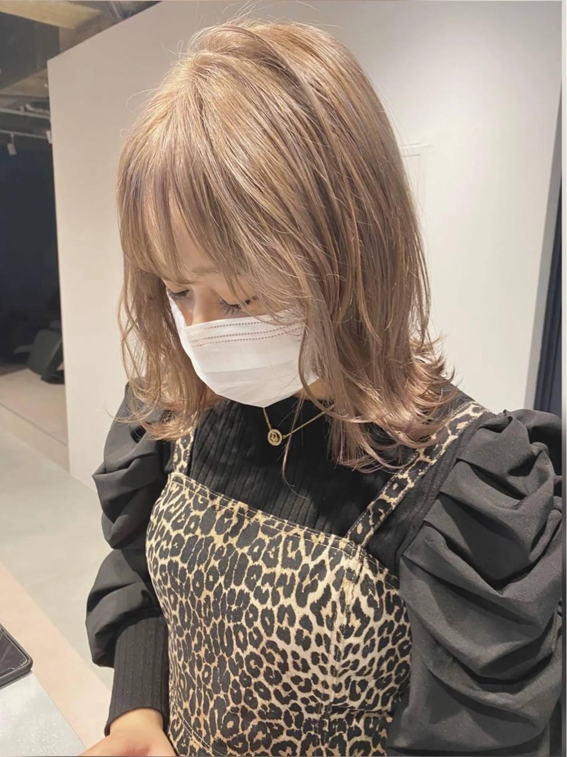 ミディアム カラー ハイトーン/ ボブ 中村麟のヘアスタイル