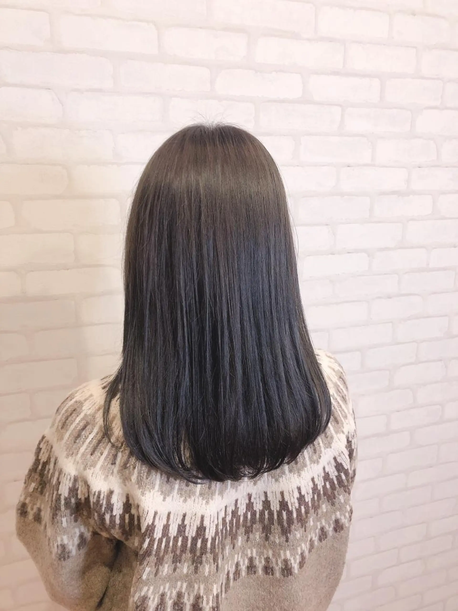 セミロング ミヤザキ タクトのヘアスタイル