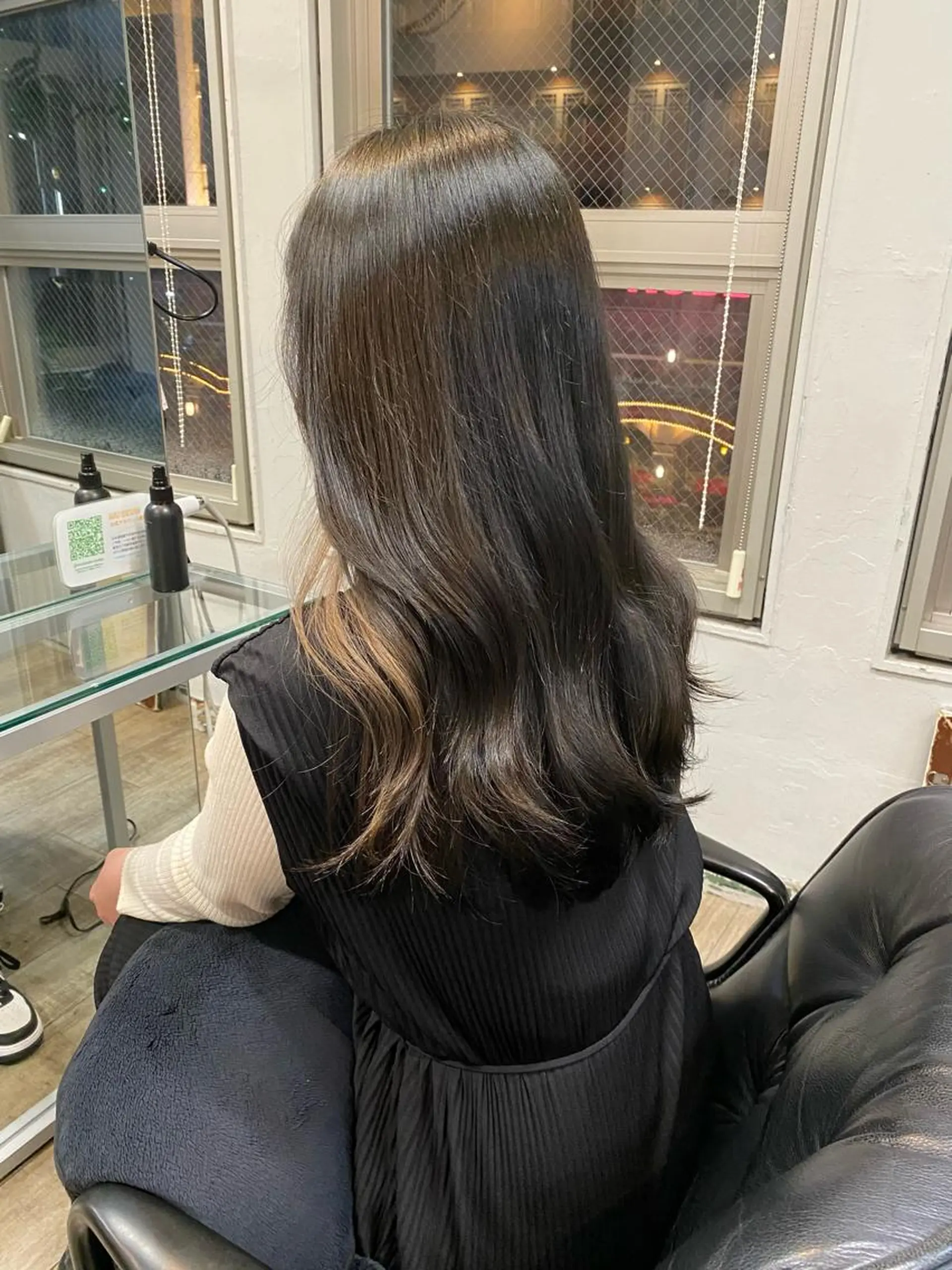 カラー デザインカラー イヤリングカラー インナーカラー ヘアカラー トリートメント や ぎ /神戸美容室 /顔まわりレイヤーのヘアスタイル