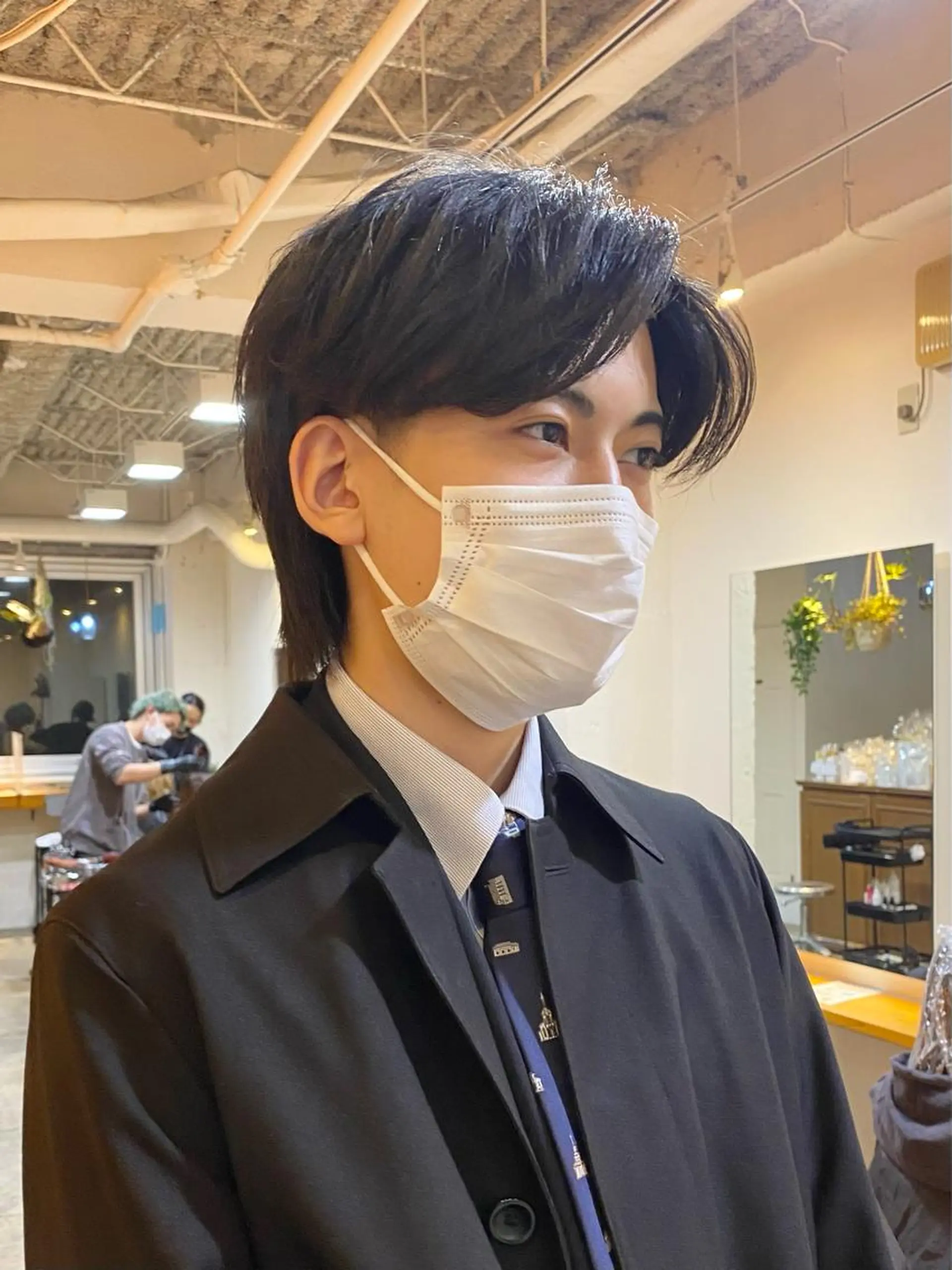 ショート メンズ センターパート メンズウルフカット ウルフカット カット トリートメント JINKIメンズ特化 メンズカットパーマのヘアスタイル