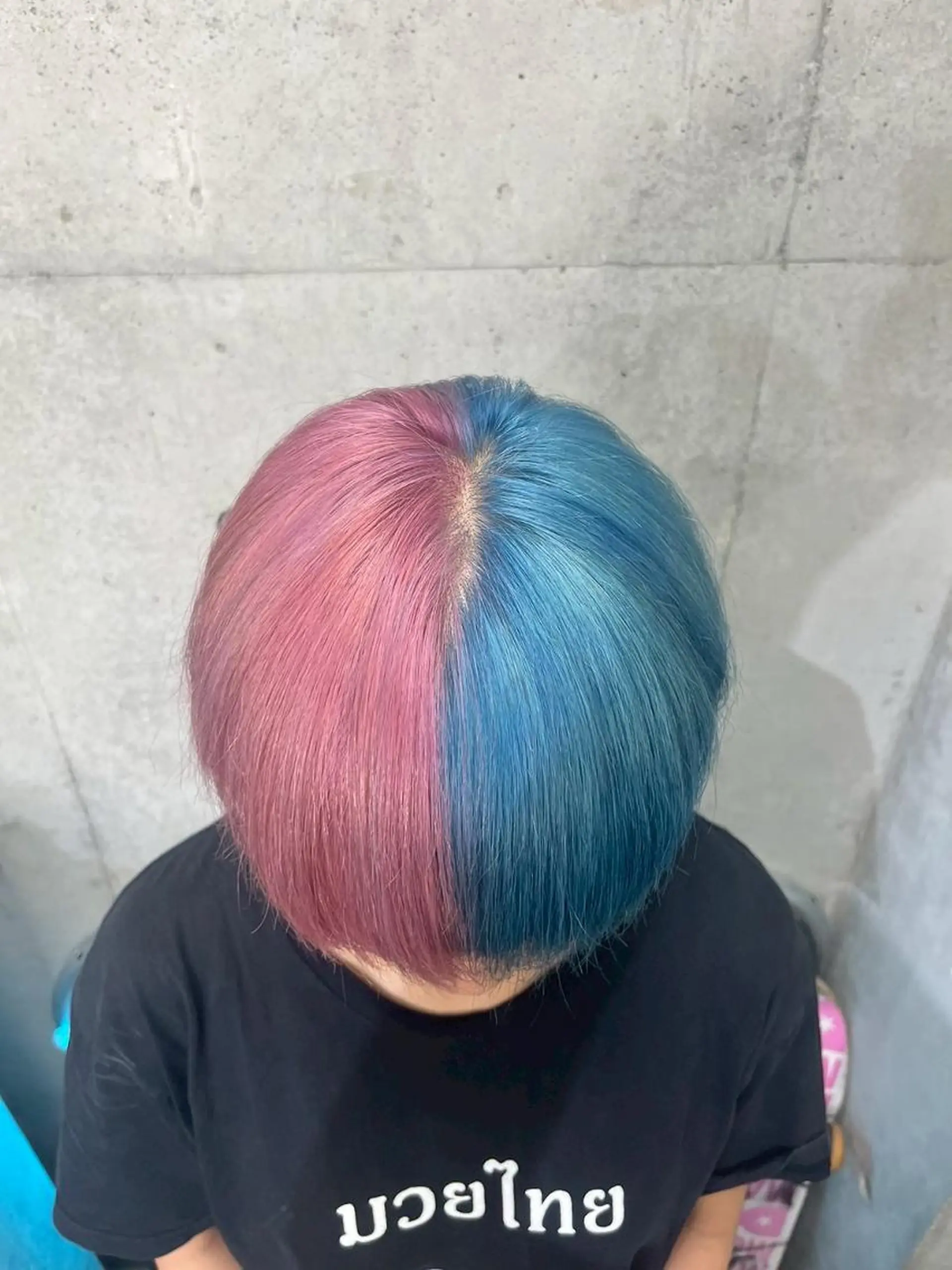 カラー ウルフカットデザイン カラー特化アールイーのヘアスタイル