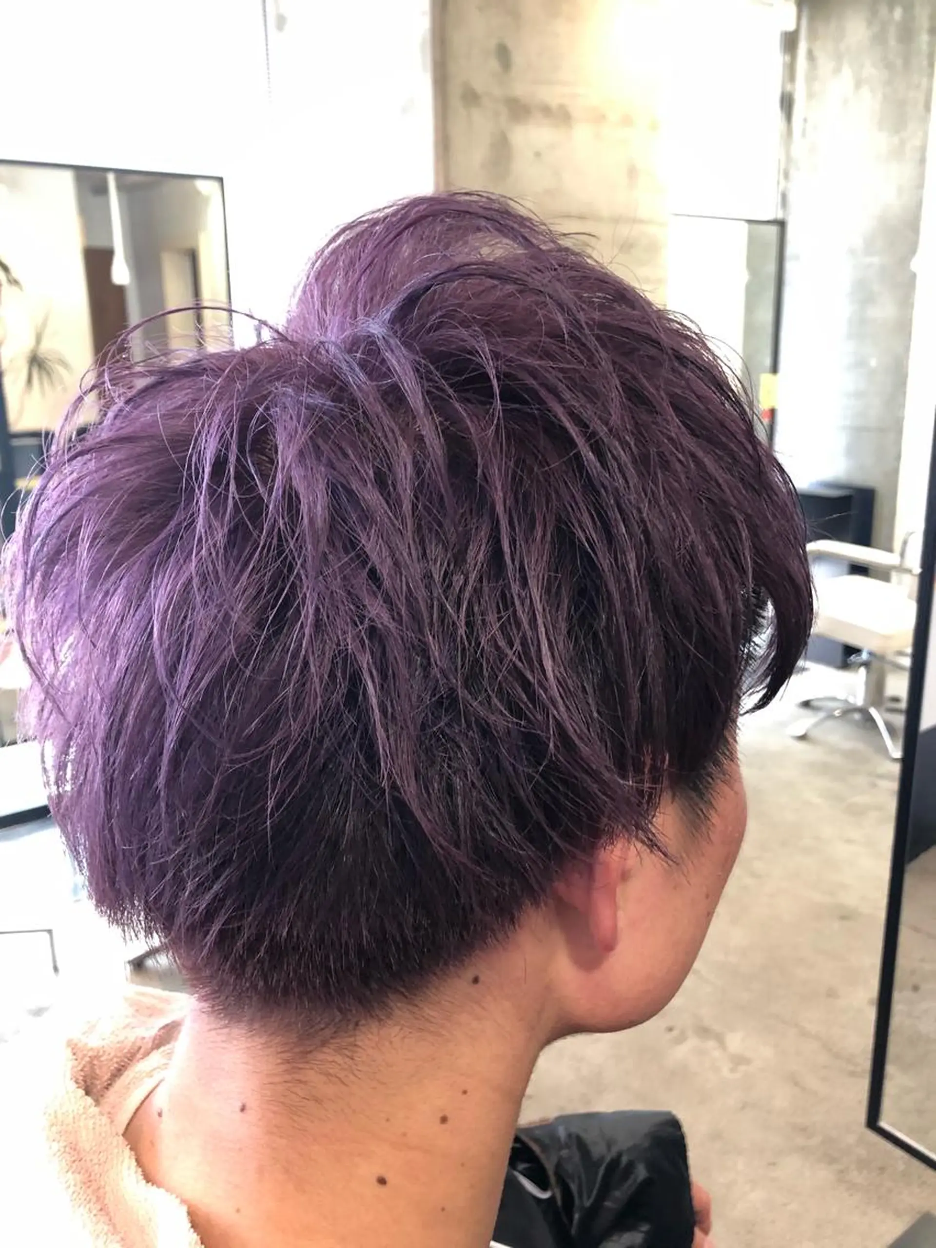 ショート パープルカラー カット ヘアカラー トリートメント uti所属・菊池 幹のヘアスタイル