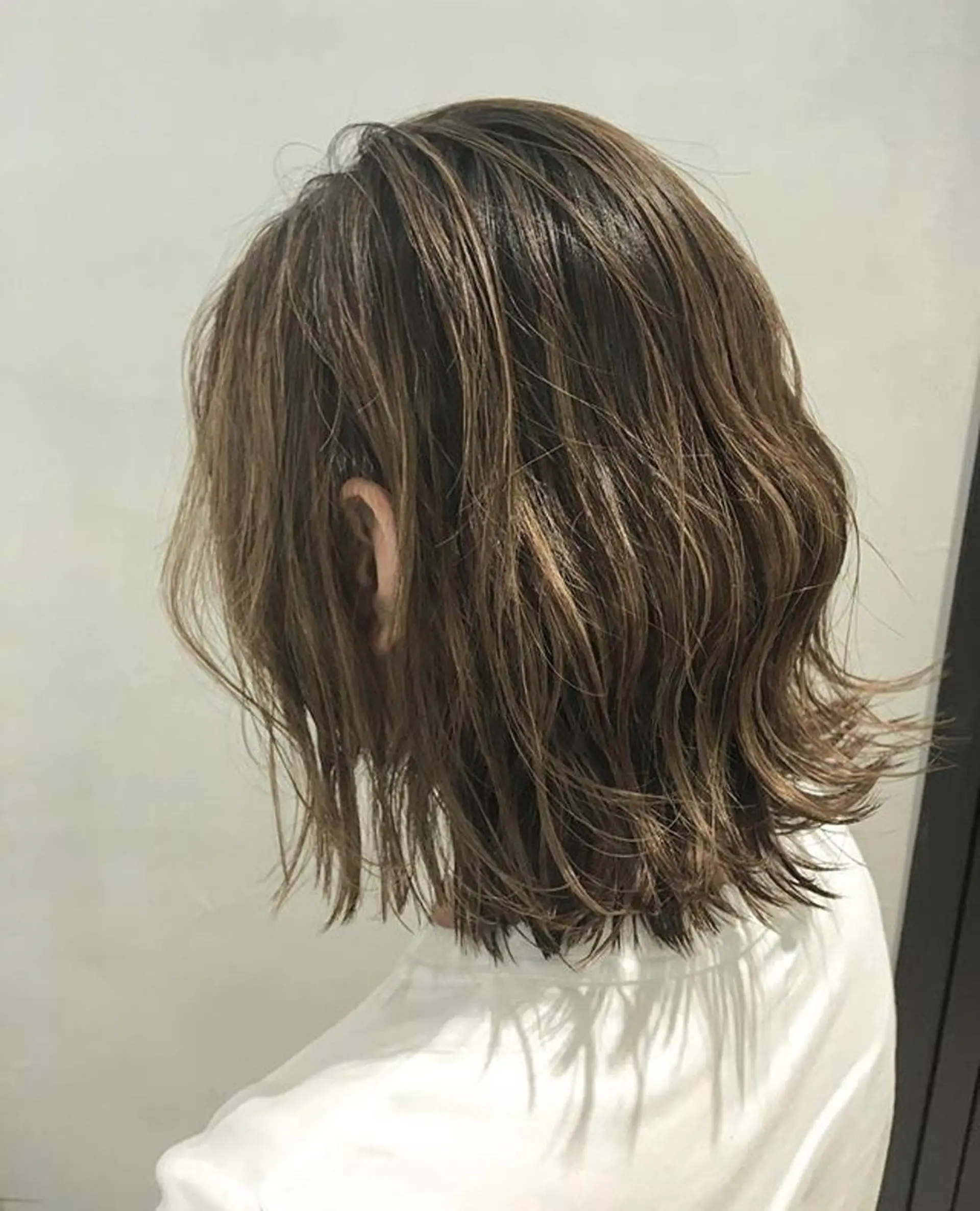 ショート カラー ヘアアレンジ ショートボブ ベージュカラー ハイライトカラー ハイトーンカラー ボブ エグチ アキラのヘアスタイル
