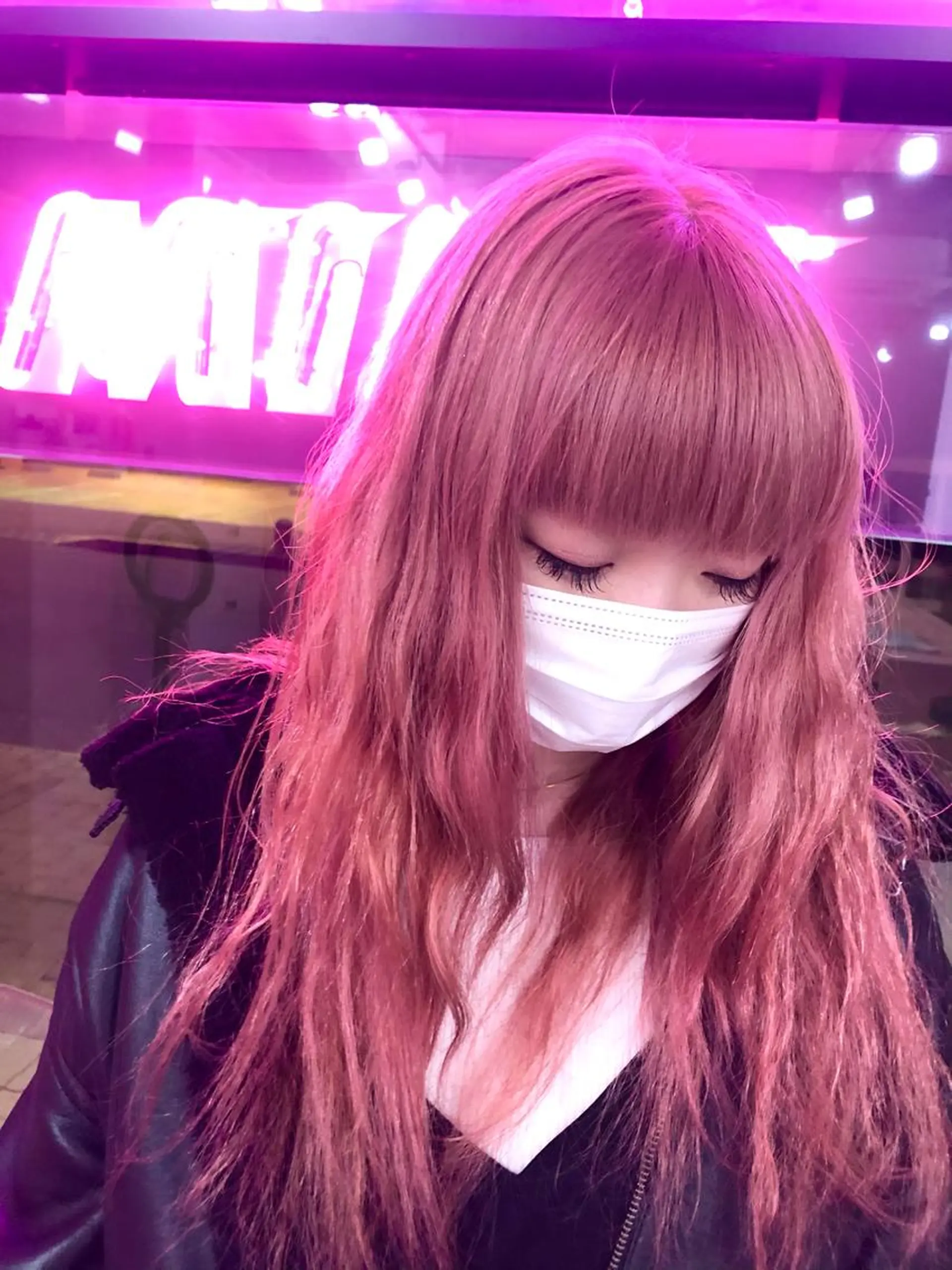 セミロング カラー ヘアアレンジ ベージュカラー ブリーチ ピンクカラー ピンクベージュ Maestro所属・🪼個性、雰囲気🪼 ⛈オカダ🎧のヘアスタイル