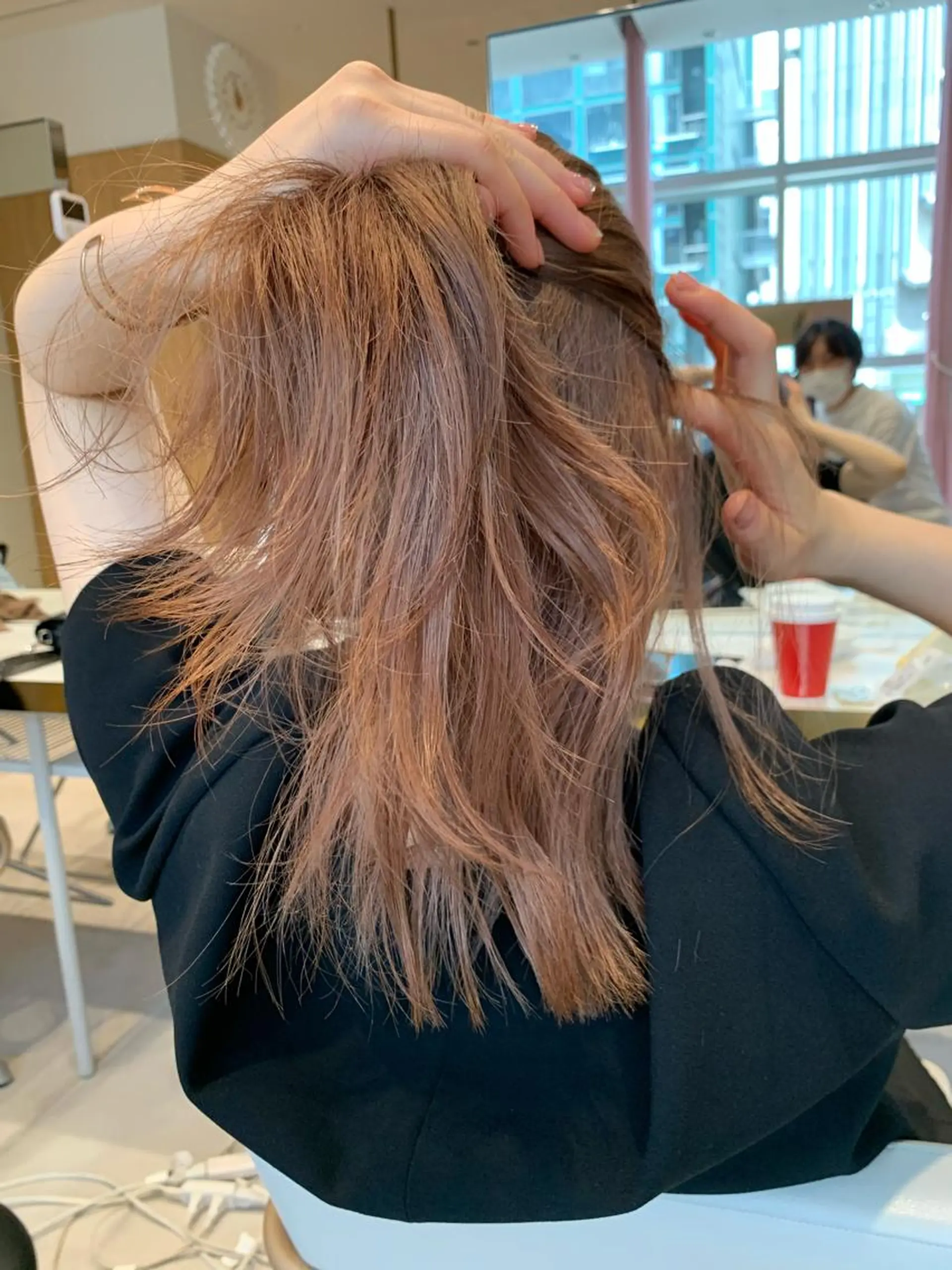 ミディアム カラー ベージュカラー 透明感カラー グレージュ ボブ ヘアカラー トリートメント ヘアセット レイヤー専門家 ダブルカラー修のヘアスタイル