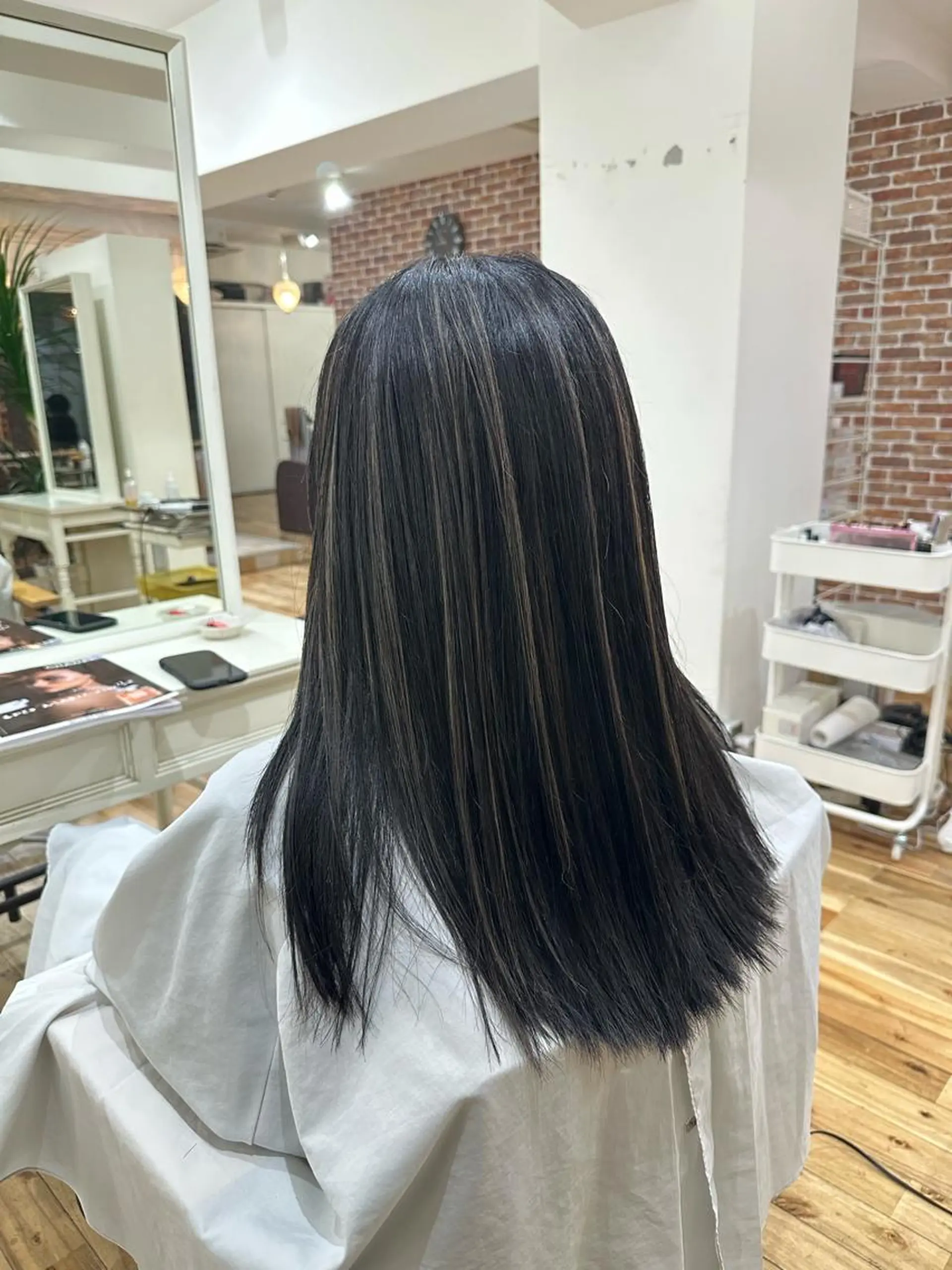 セミロング カラー ヘアアレンジ ヘアカラー トリートメント 久米 治仁のヘアスタイル