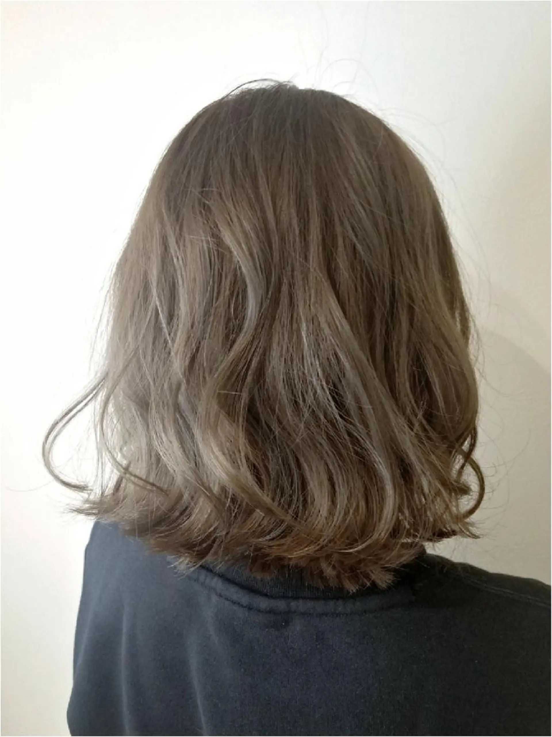 ショート カラー グレージュ ミルクティーグレージュ 【髪質改善美容師】t occa茨木篠原健太のヘアスタイル