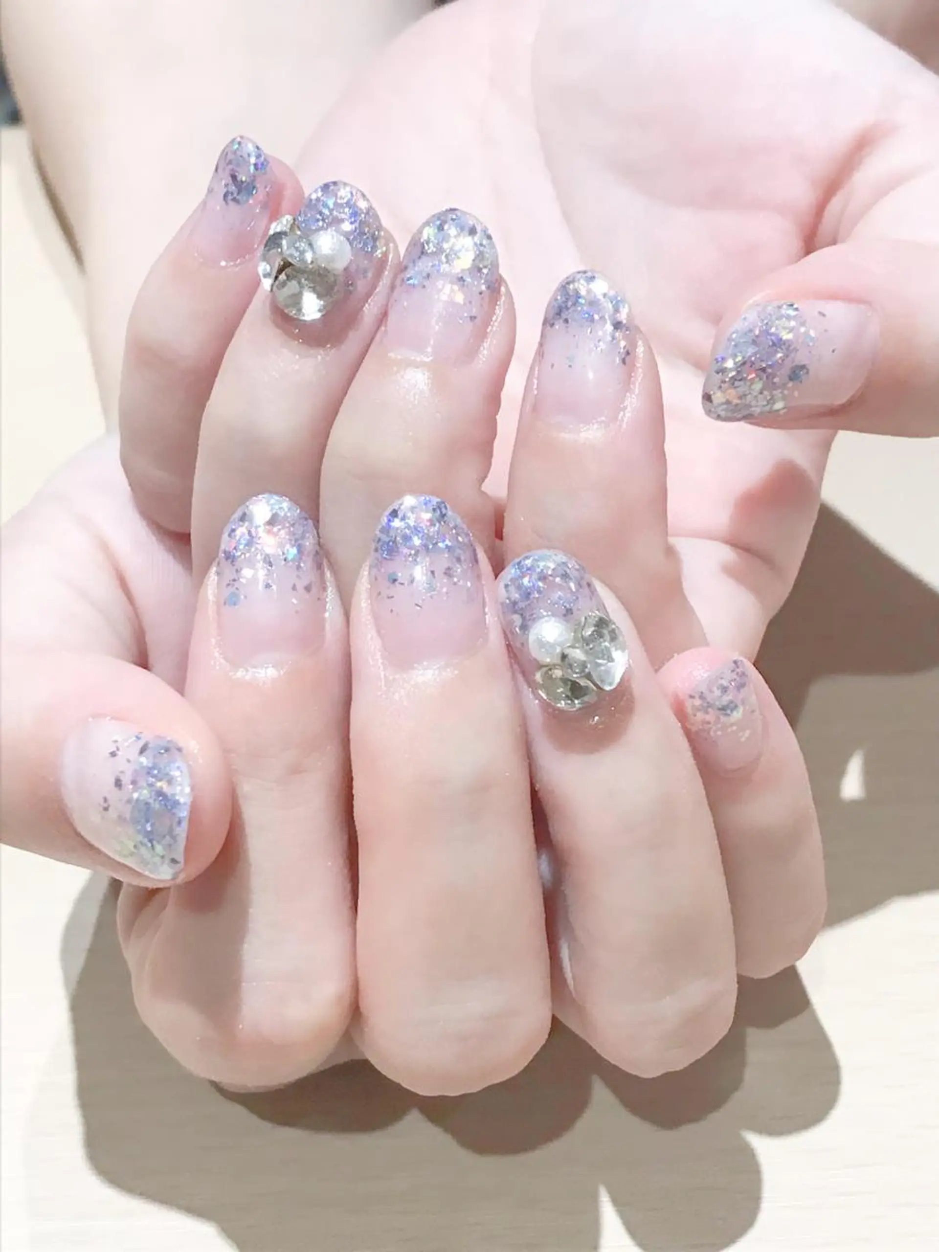 ネイル ブルー グラデーション ラメ(グリッター) ラメグラデーション Nyanco Nailのネイルデザイン