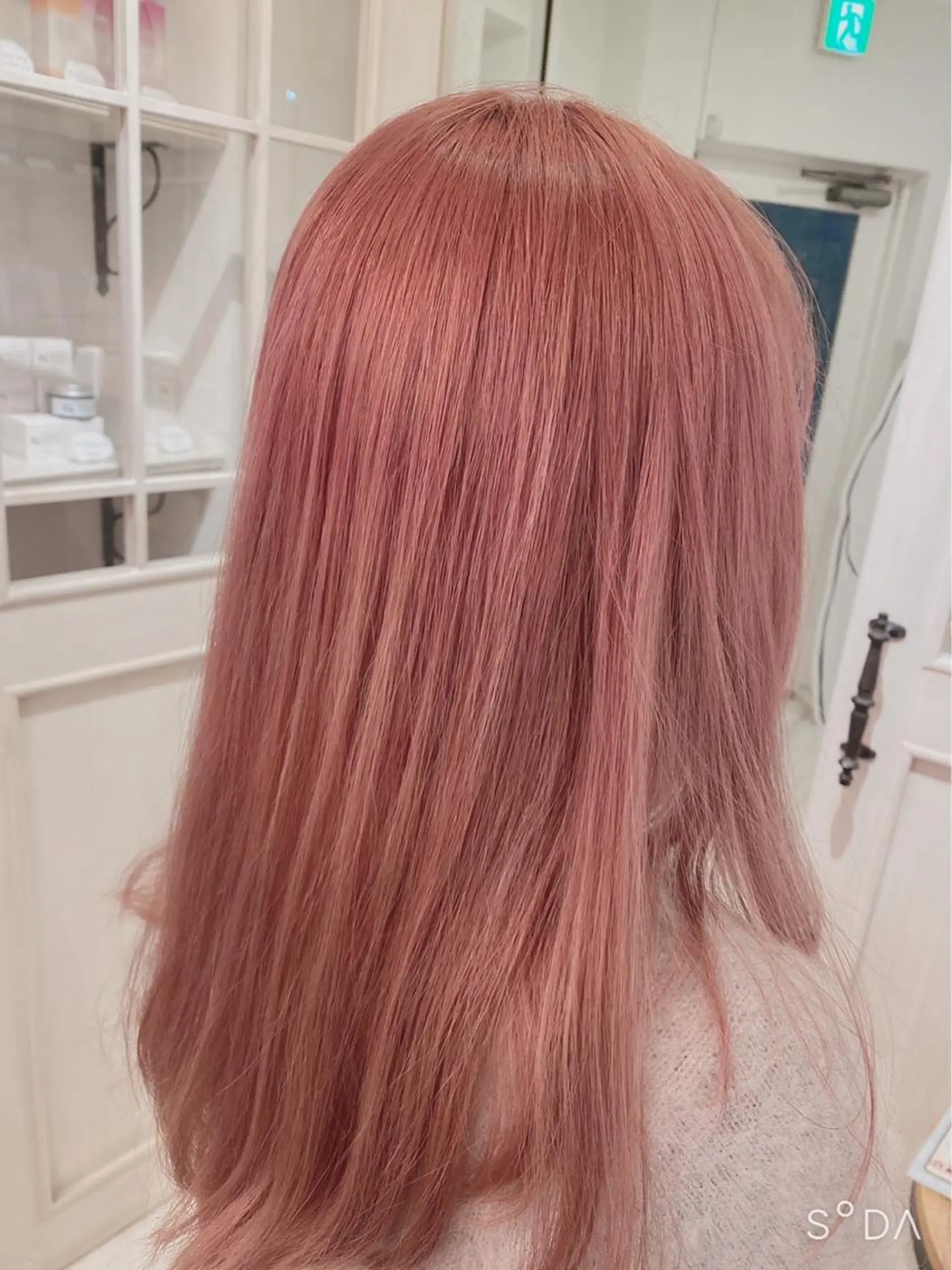 ロング カラー ヘアアレンジ アディクシーカラー デザインカラー ハイトーンカラー クオルシアカラー ロング newi 川崎店のヘアスタイル