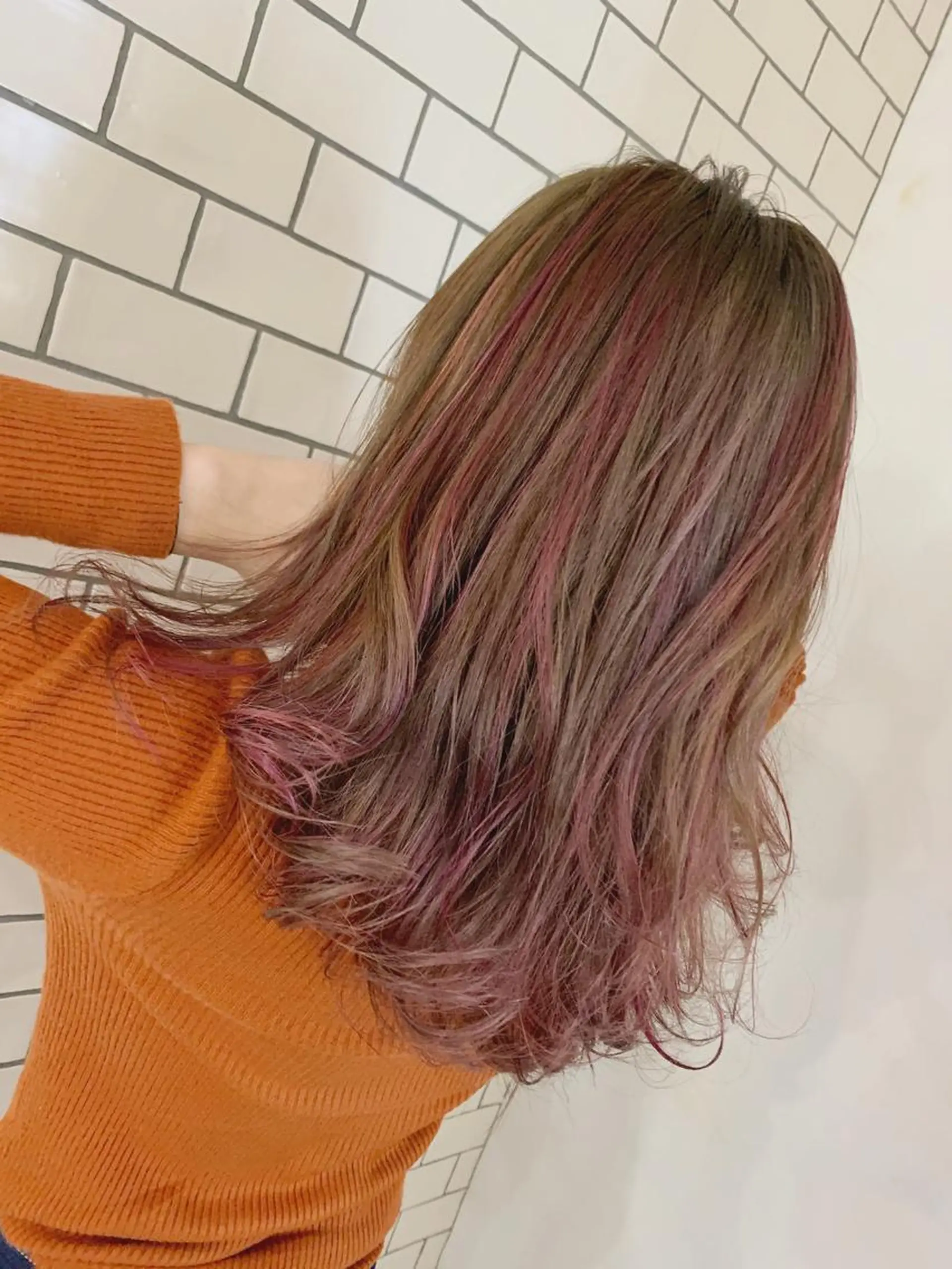 ミディアム カラー ヘアアレンジ アッシュ バレイヤージュ ベージュカラー グラデーションカラー ハイライトカラー 指名支持率NO.1 スタイリストのヘアスタイル