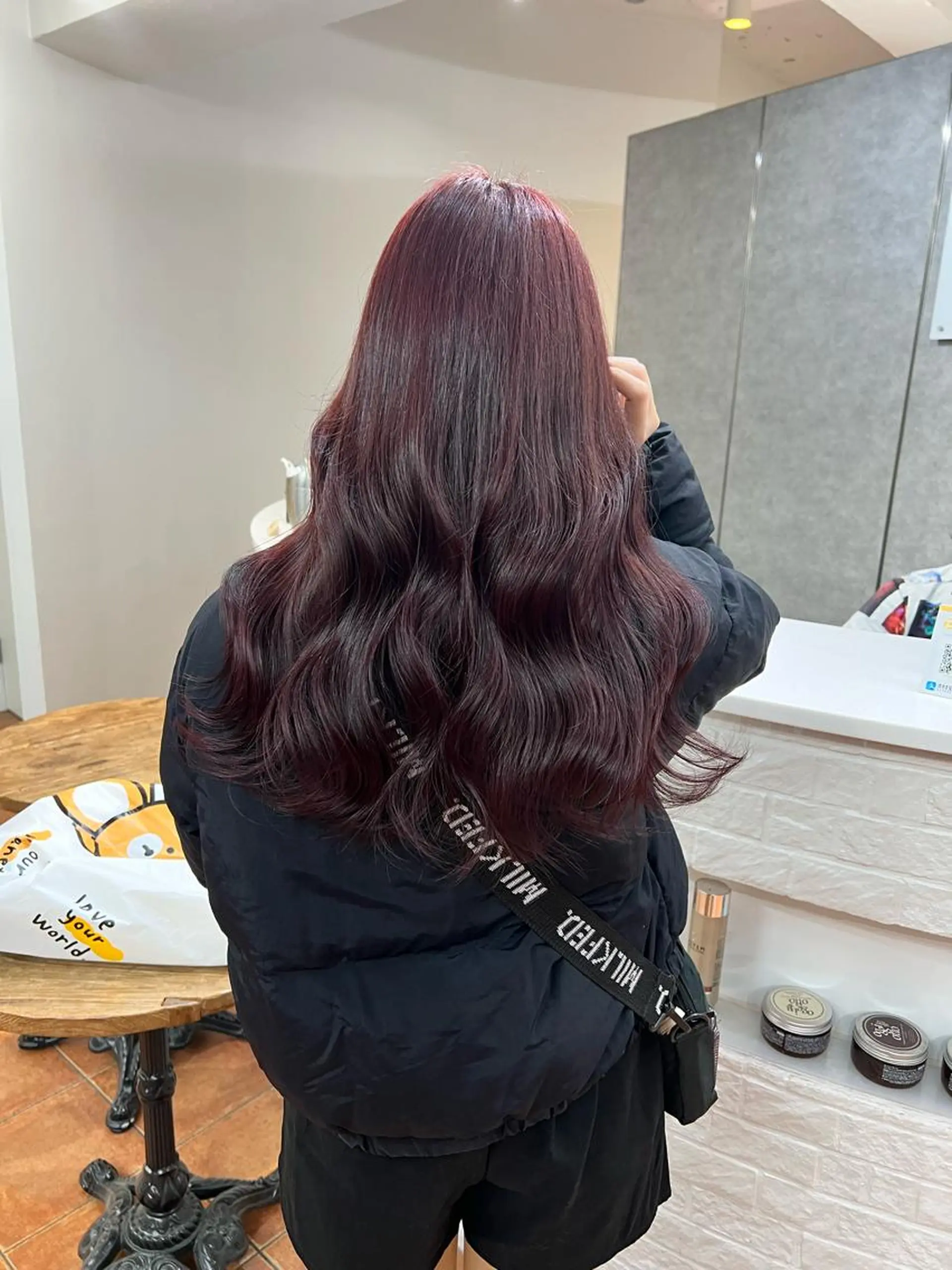 ミディアム カラー ブリーチ カシス ブリーチなしカラー ピンクカラー ヘアカラー ピンクカラー/ ブリーチなしRINAのヘアスタイル