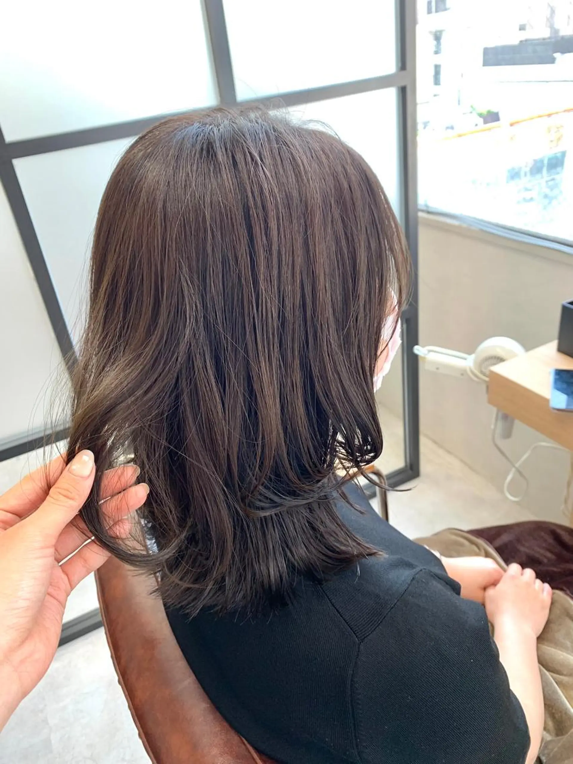 ミディアム アッシュ レイヤーカット カット ヘアカラー トリートメント tocca河原町〰️ 藤川日向のヘアスタイル