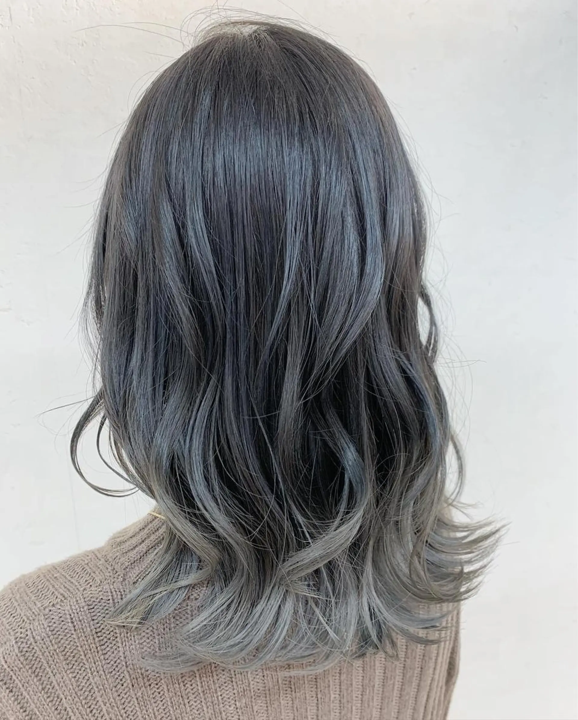 セミロング 透明感ハイライト◎ 伊藤夏海のヘアスタイル