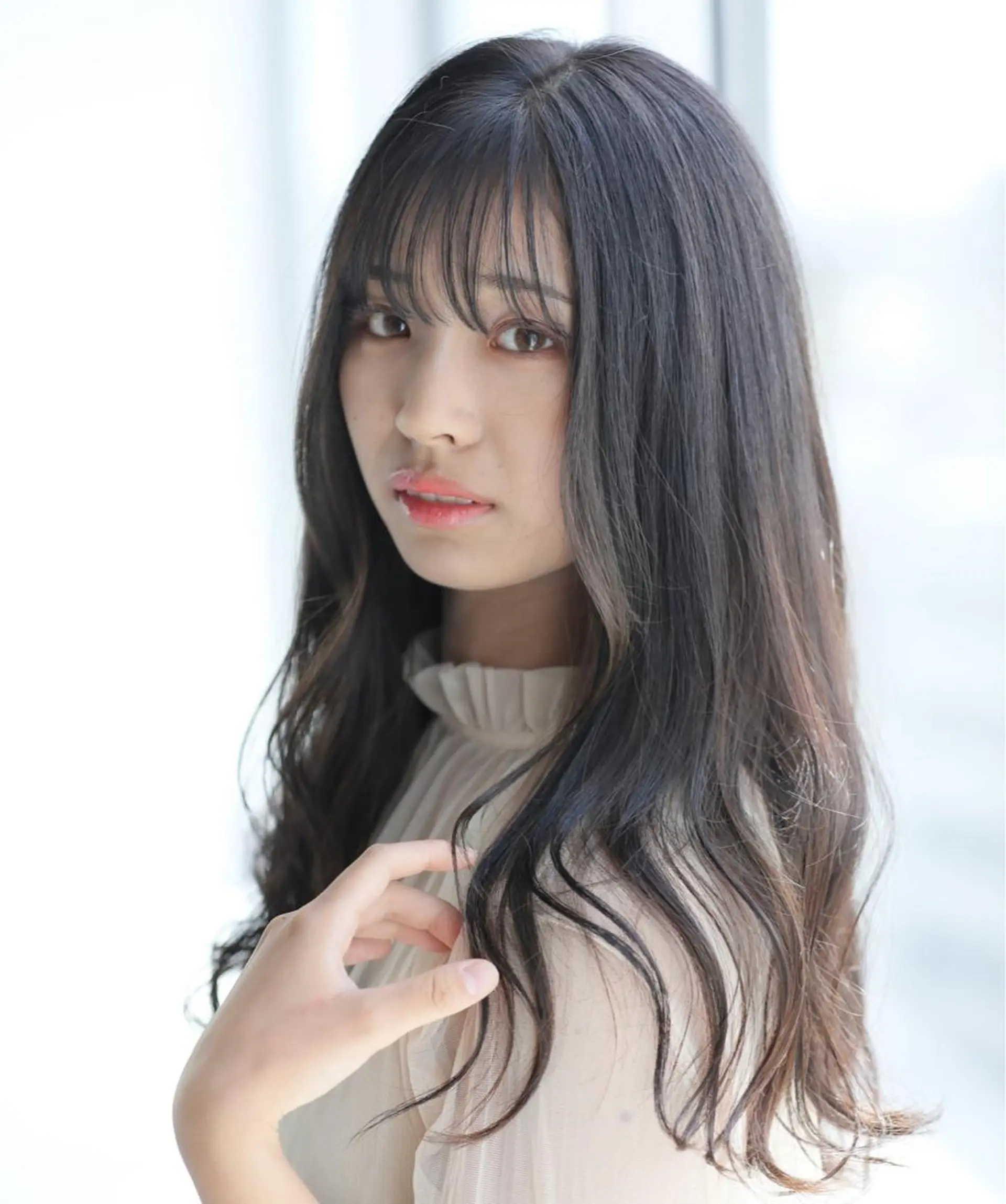 セミロング 透明感カラー 板橋　島村美咲のヘアスタイル