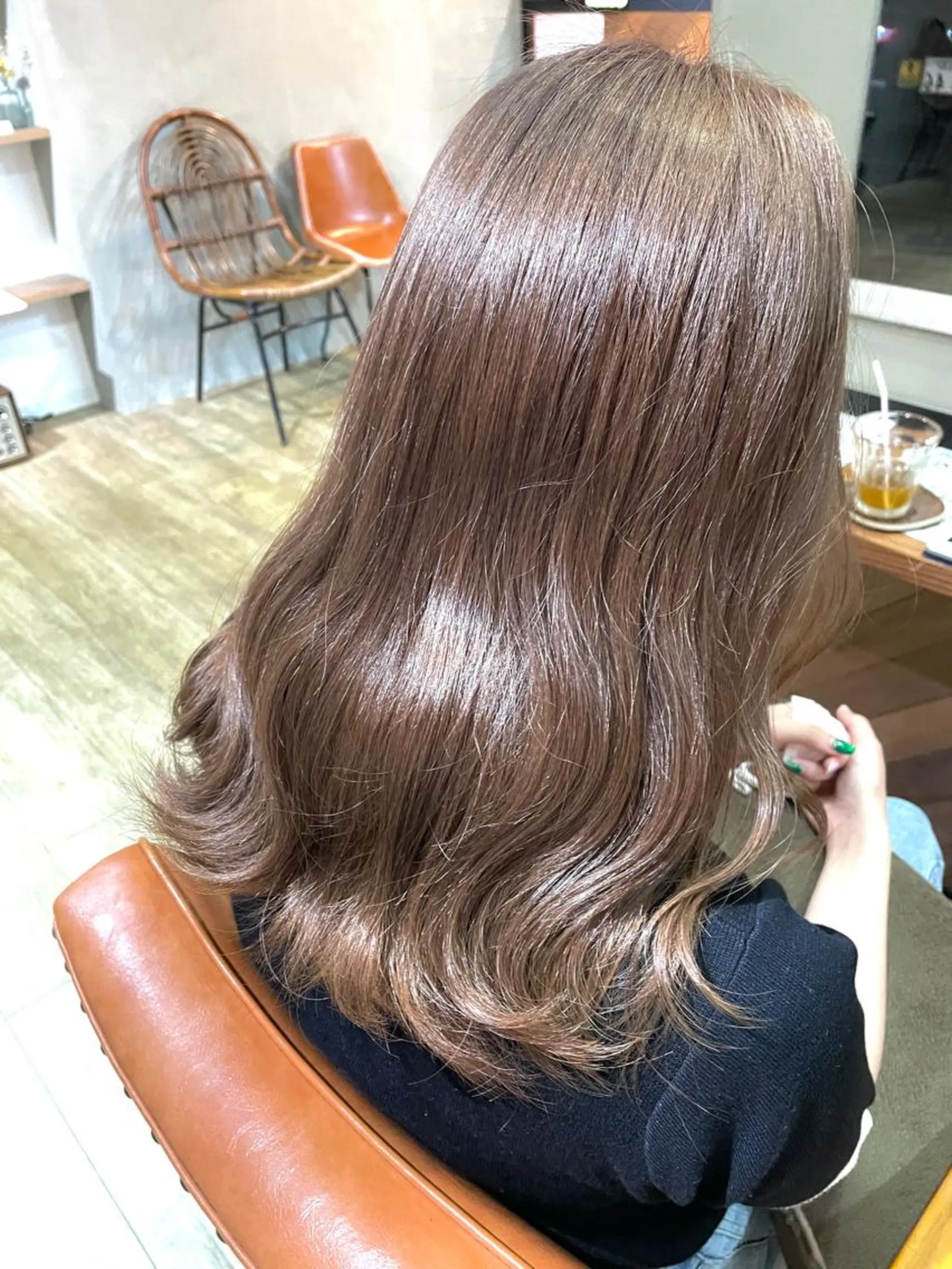 ミディアム カラー OLTI所属・カジ エリナのヘアスタイル