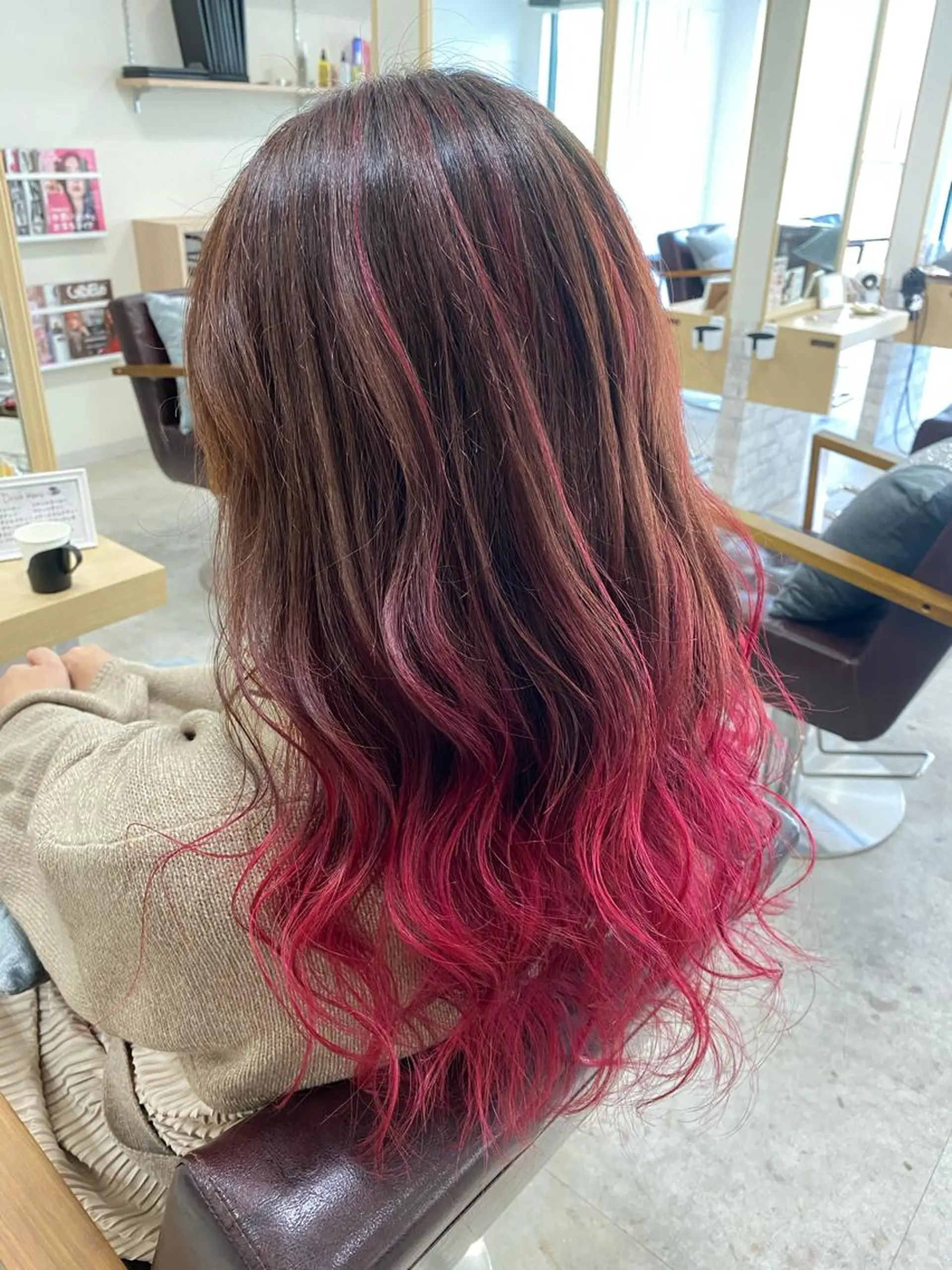 ロング カラー バレイヤージュ ハイライトカラー ピンクカラー ハイライト レイヤーカット ヘアカラー トリートメント マンツーマン/透明感 foi hairのヘアスタイル