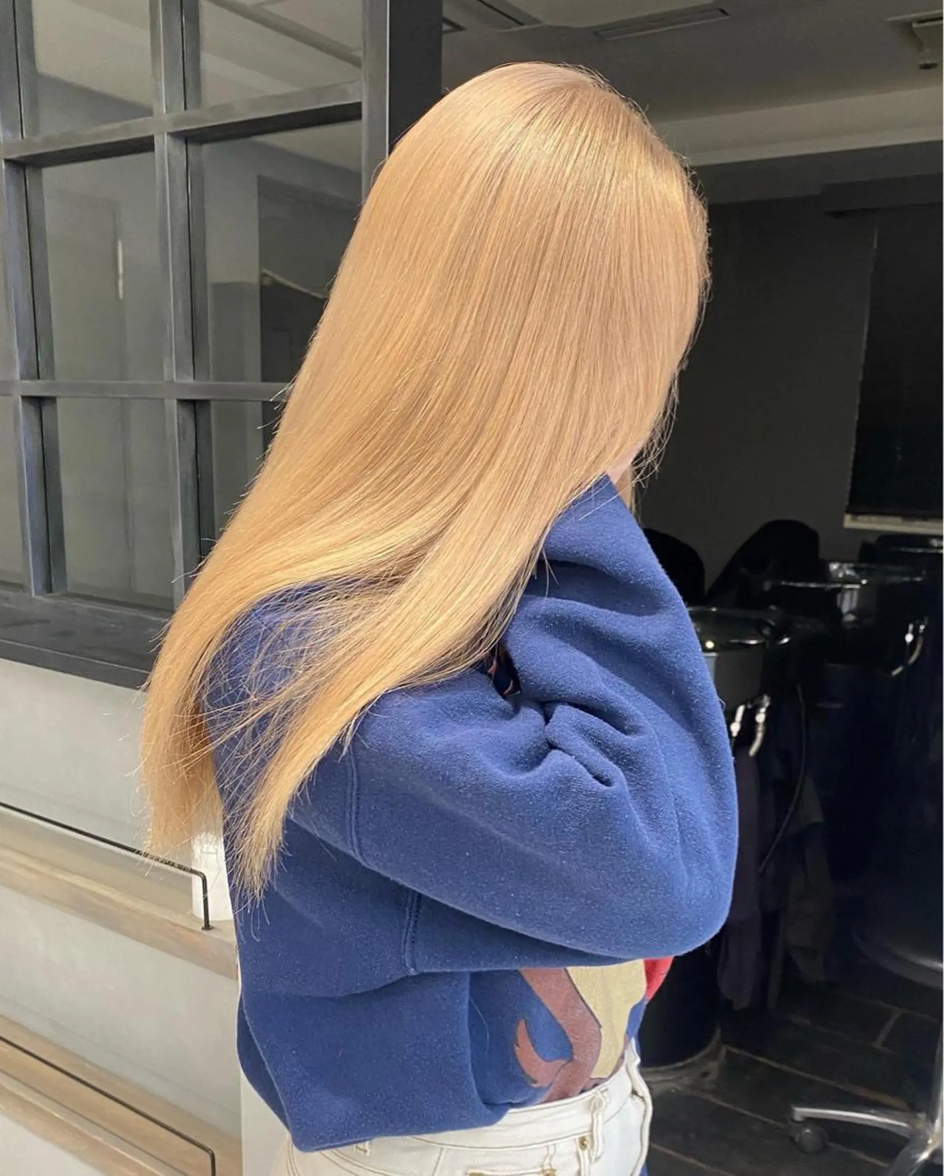 ロング カラー ヘアアレンジ 🌷FUKA🌷 まろやかハイトーンのヘアスタイル