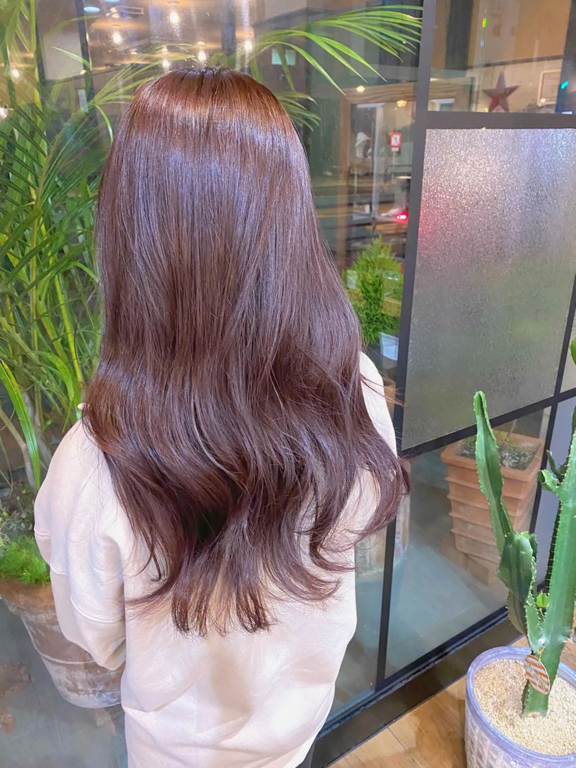 ロング カラー ブリーチ ブラウンカラー ディープパープル ブリーチなしカラー ピンクカラー HairSalon SHIAN八王子店所属・SHIAN 八王子 🦋小林 美羅🦋のヘアスタイル