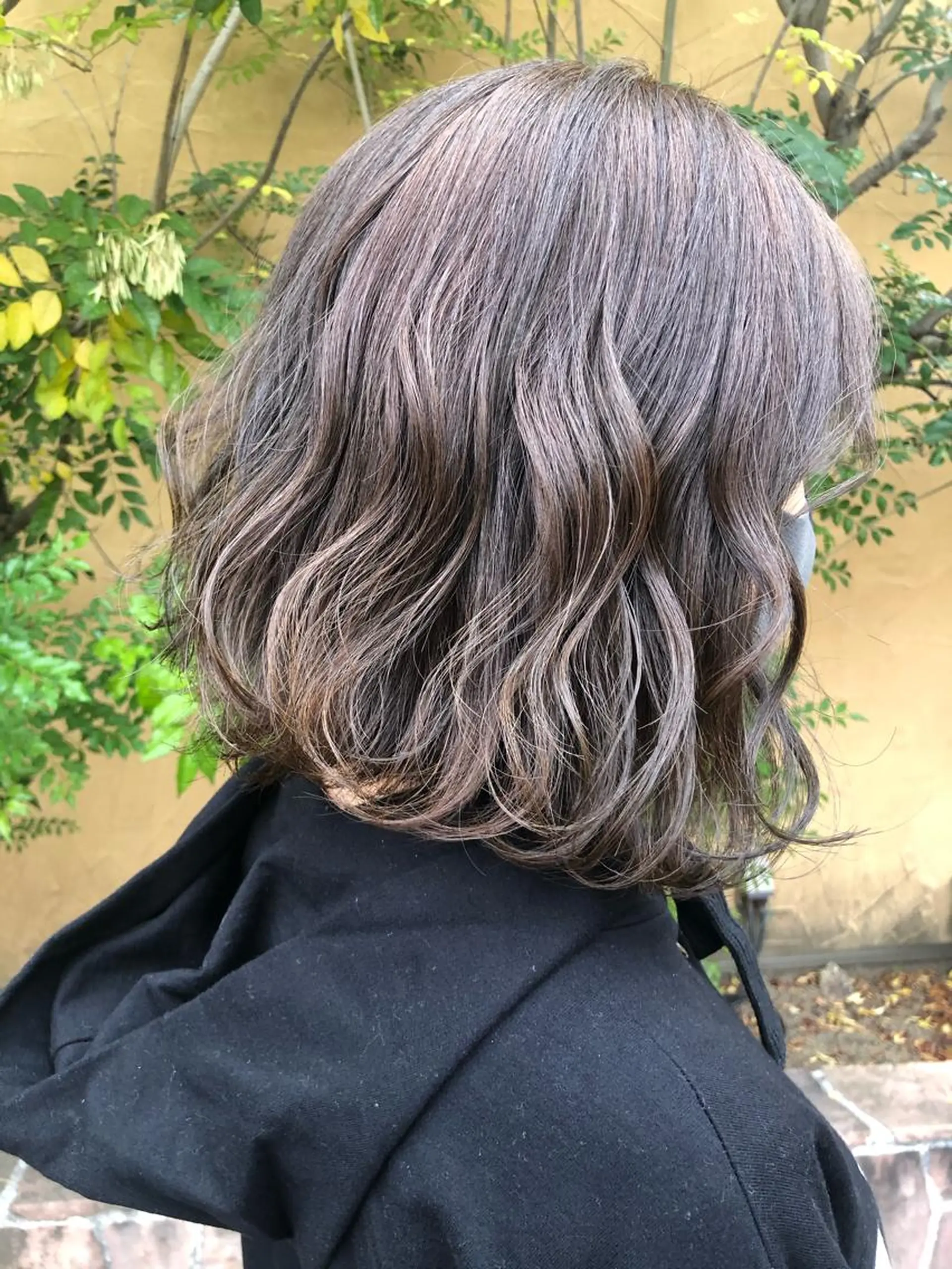 ミディアム カラー 川元 汐音のヘアスタイル