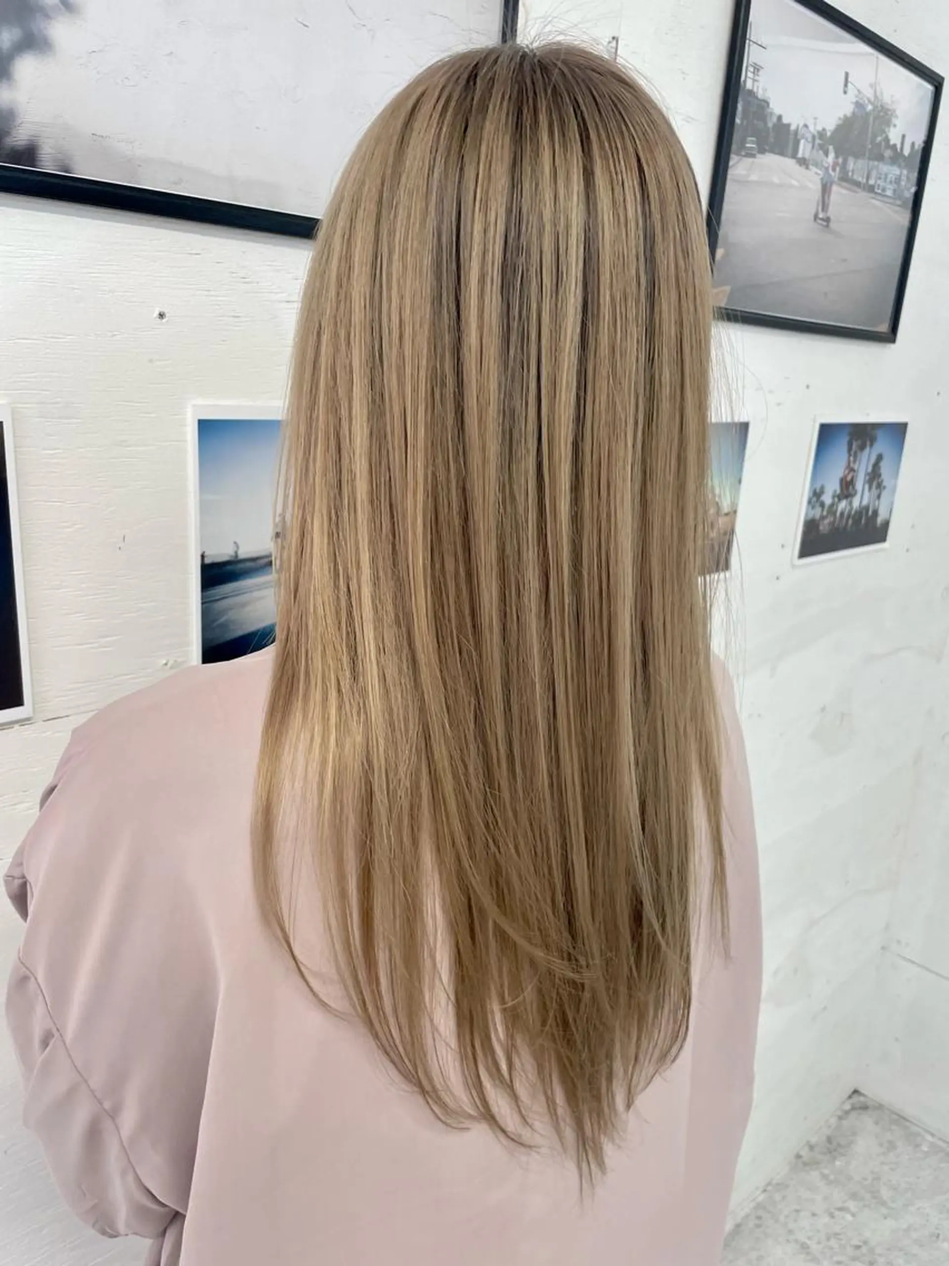 セミロング カラー ブロンド グレージュ 篠崎 佑季のヘアスタイル