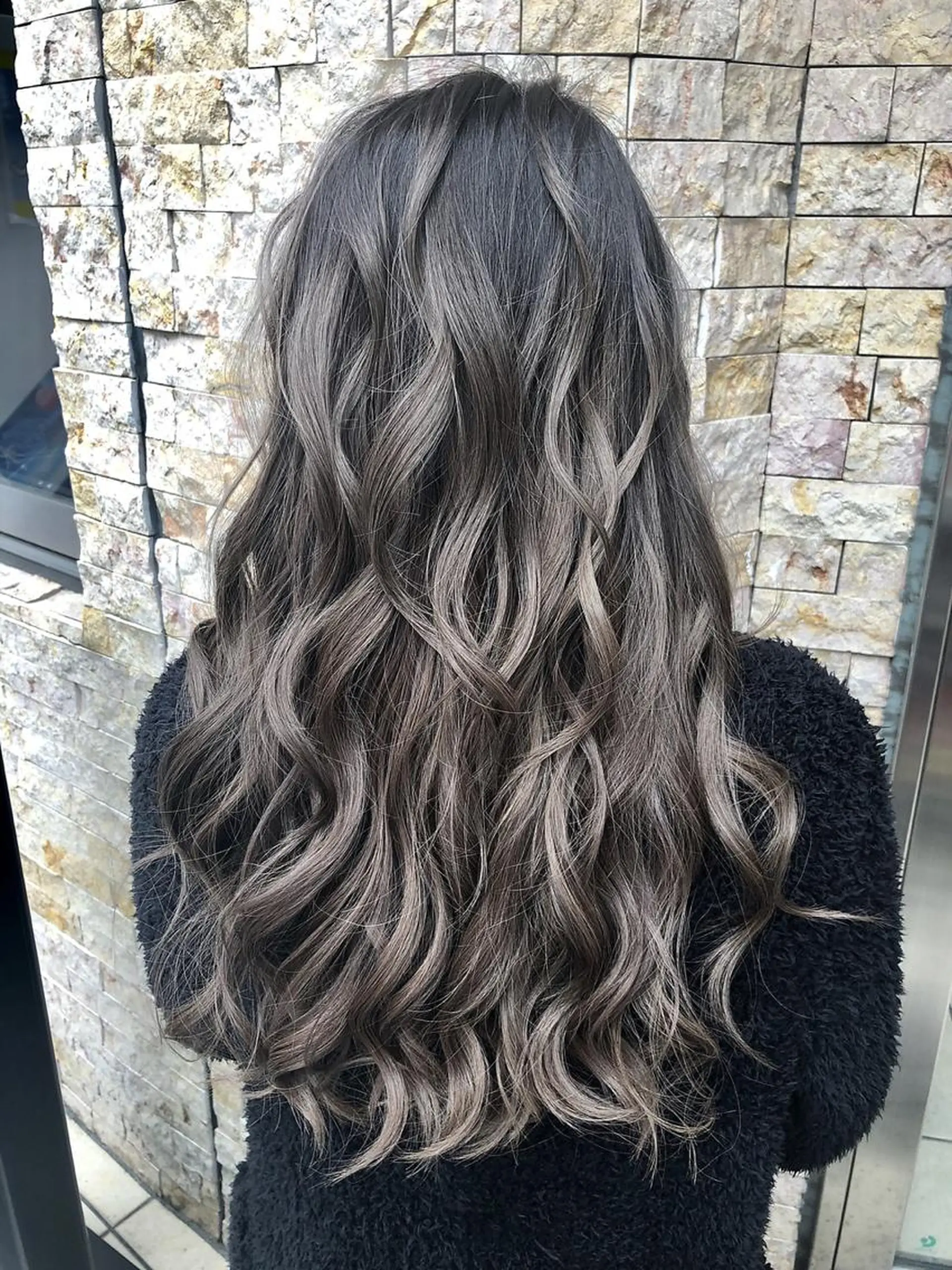 ロング カラー アッシュ グラデーションカラー ヘアカラー トリートメント 髪質改善/艶髪💎 ウエキ リカのヘアスタイル