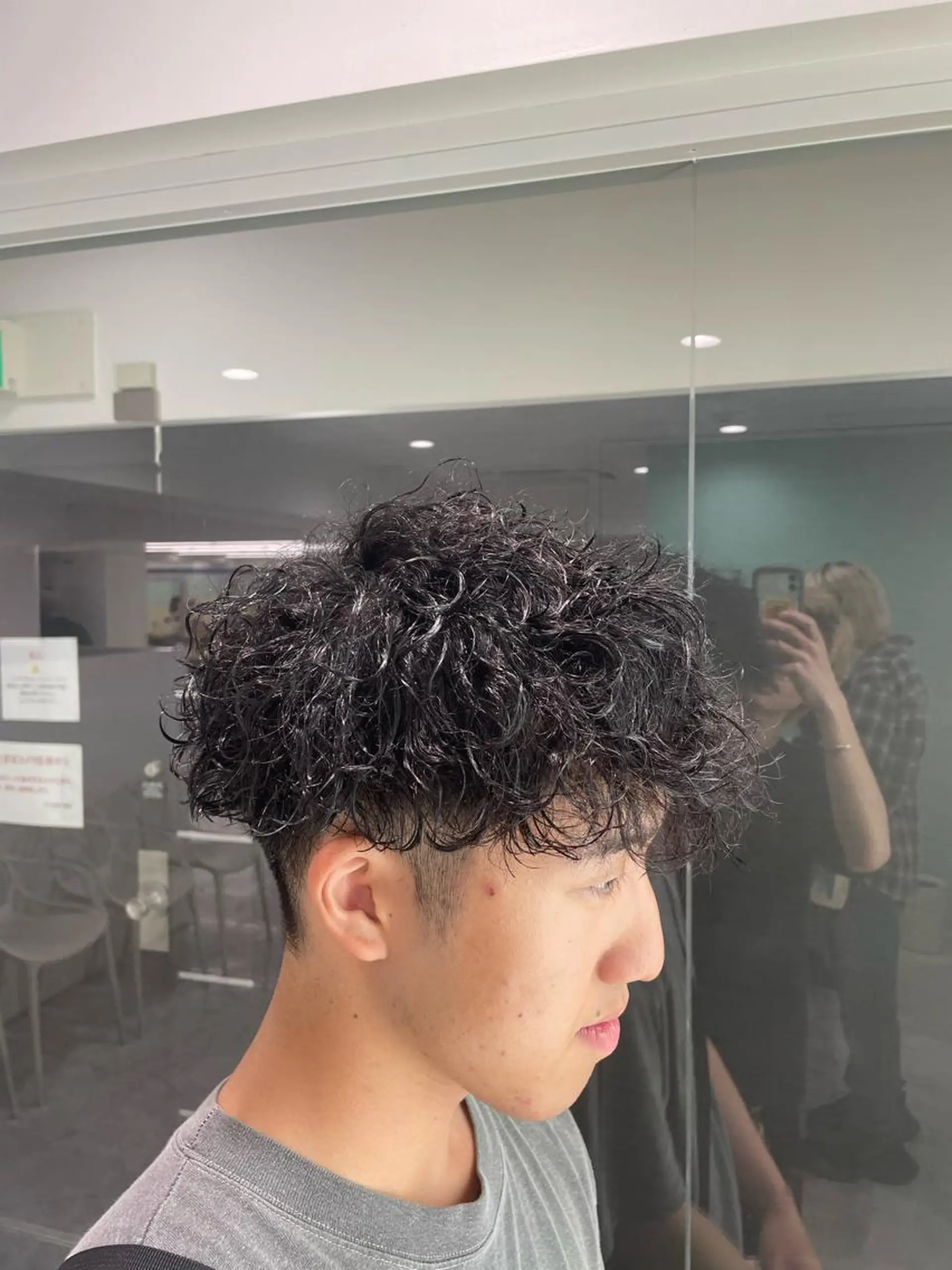 ショート パーマ ヘアアレンジ メンズ 顔まわりカット の達人のヘアスタイル