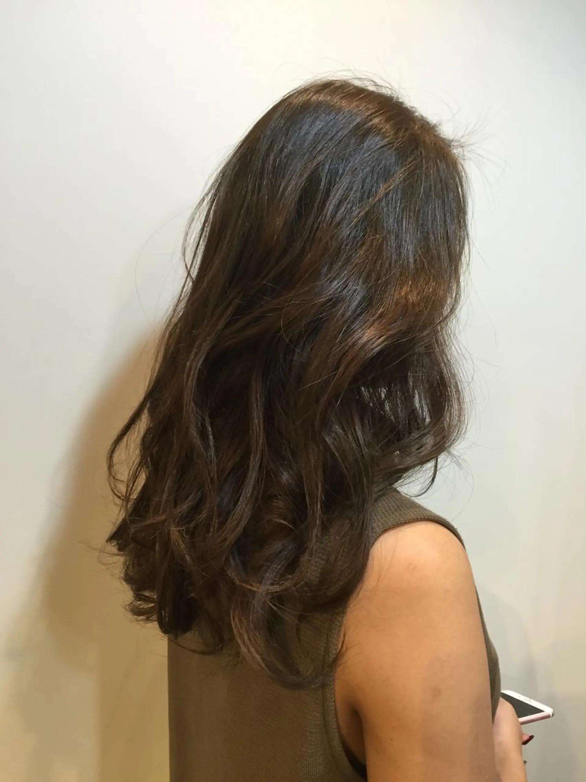 ロング カラー アッシュ イルミナカラー オリーブアッシュ オリーブカラー 大石 健太のヘアスタイル