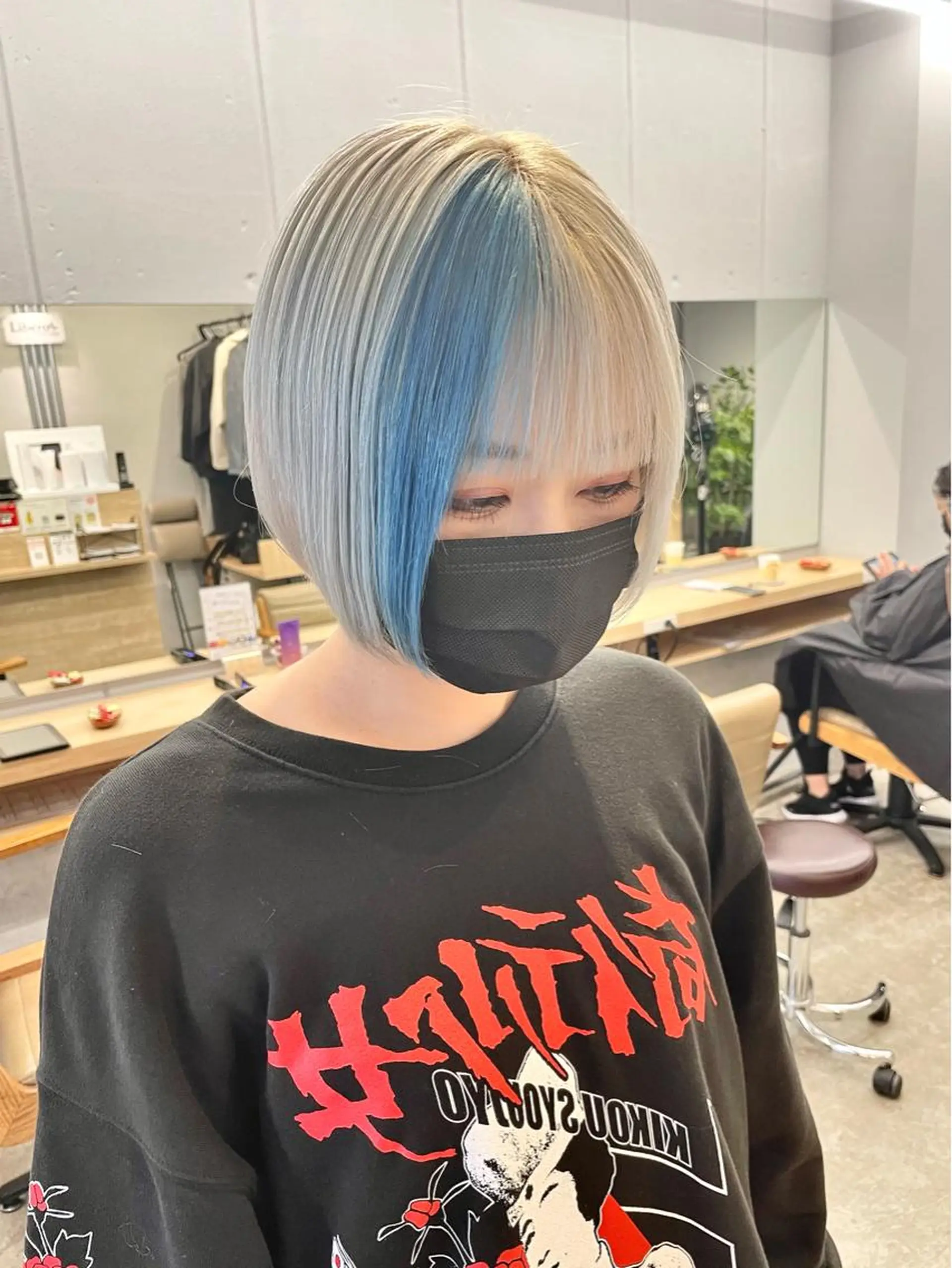 ショート カット ヘアカラー SAEKI【ior 】北千住店ブリーチのヘアスタイル