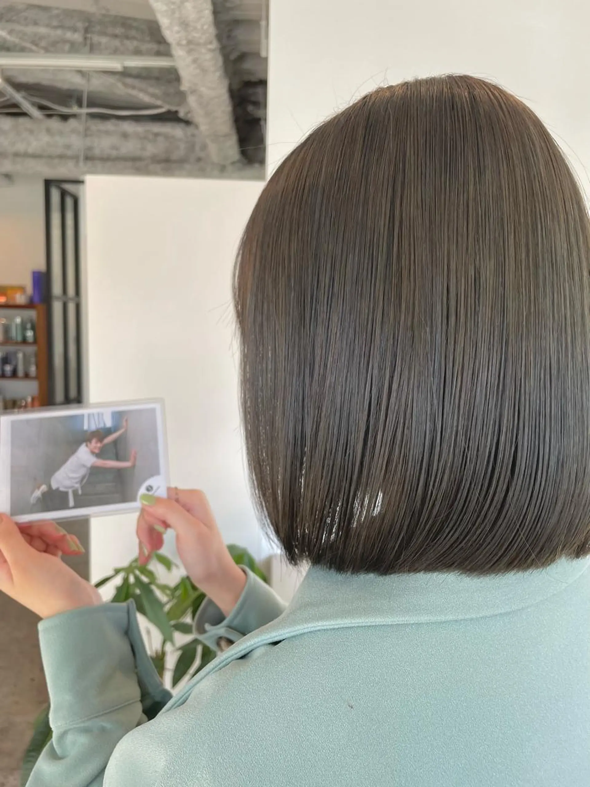 ミディアム カラー ヘアアレンジ グレージュ オリーブグレージュ オリーブグレー REONA🪽✨ 日常に馴染む髪🫧のヘアスタイル