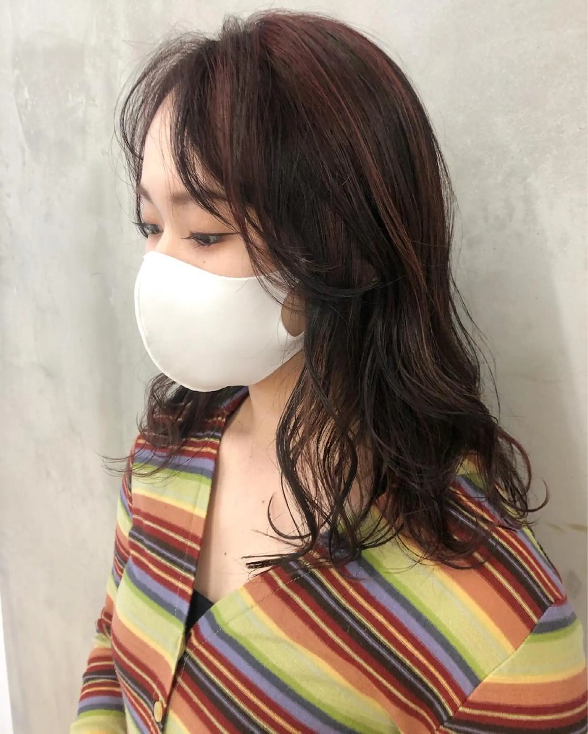 セミロング カラー 古屋 花織のヘアスタイル