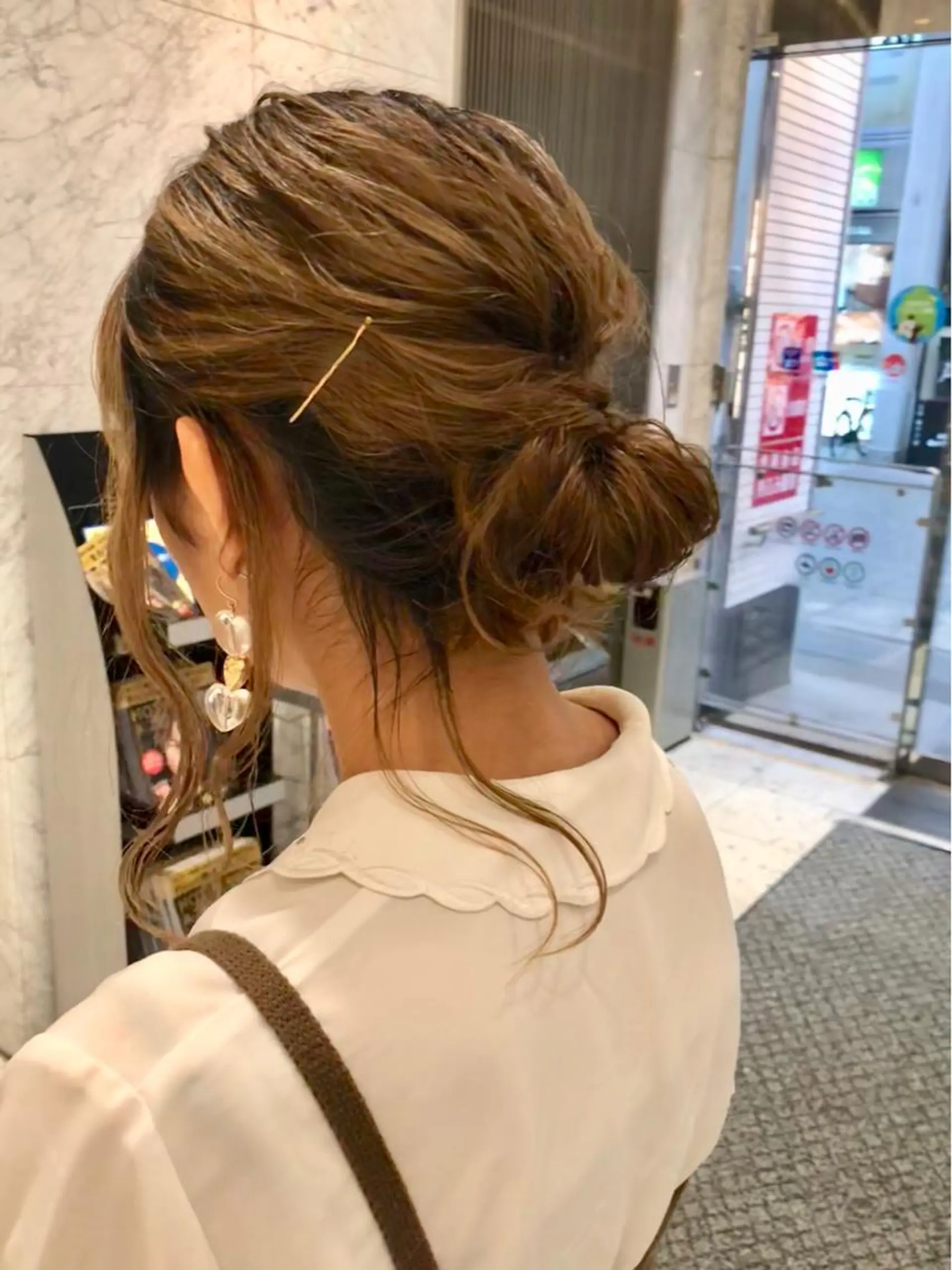 セミロング ヘアアレンジ お団子ヘア 森安 華楠のヘアスタイル