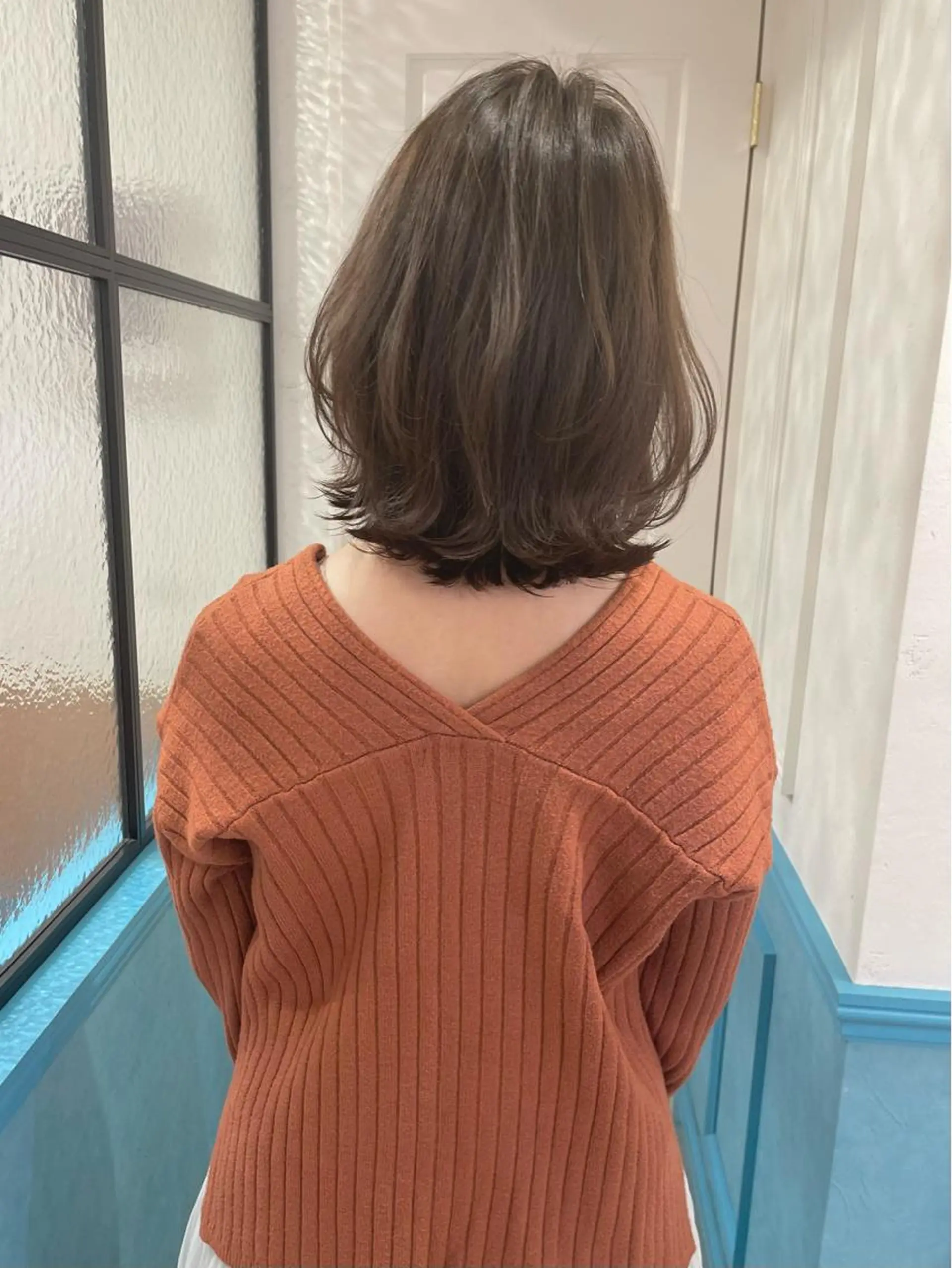 ミディアム カラー ヘアアレンジ グレージュ カーキグレージュ ヘアカラー トリートメント ヘアセット Londideal 高橋ヒロシのヘアスタイル