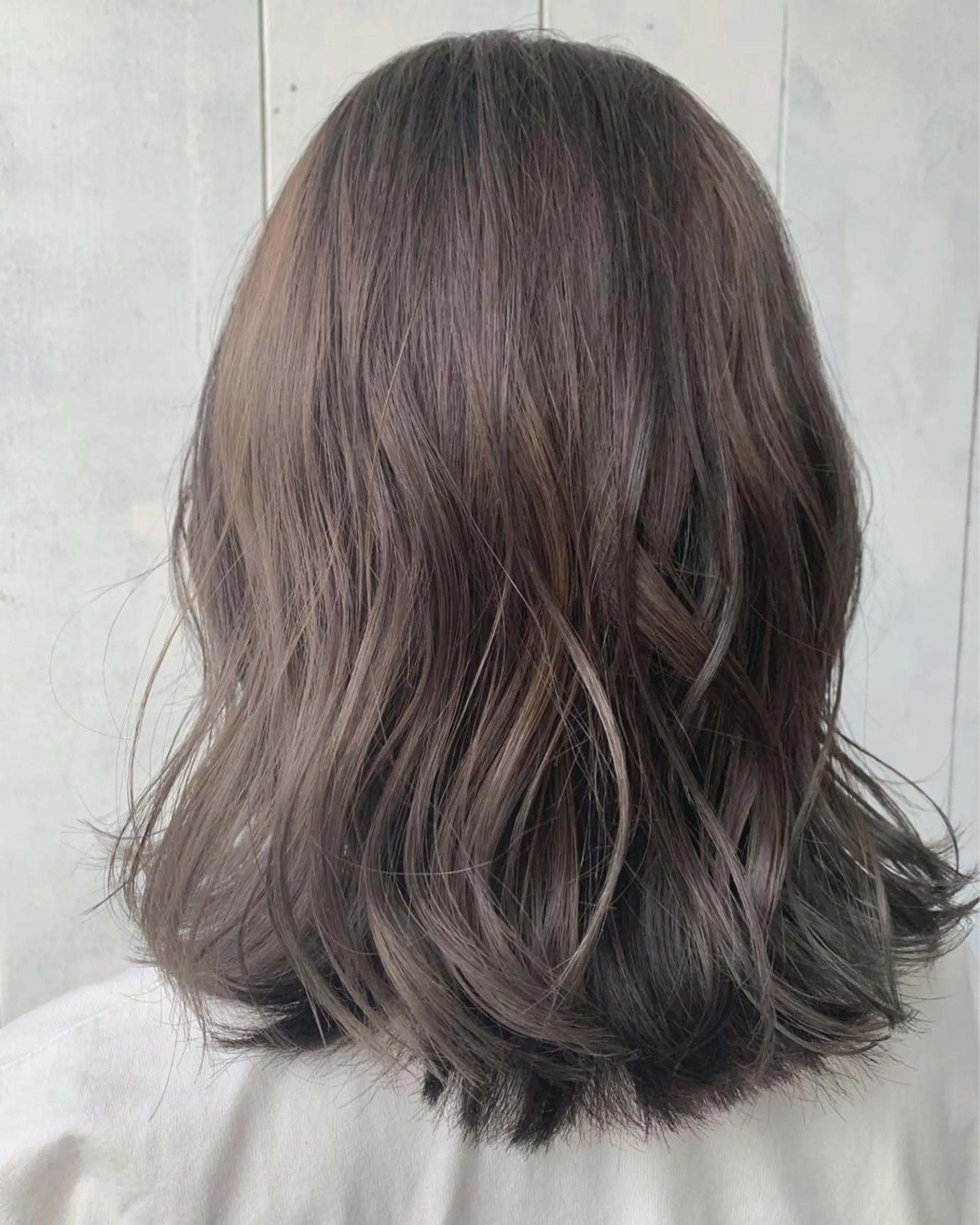 セミロング 菅野 美咲のヘアスタイル