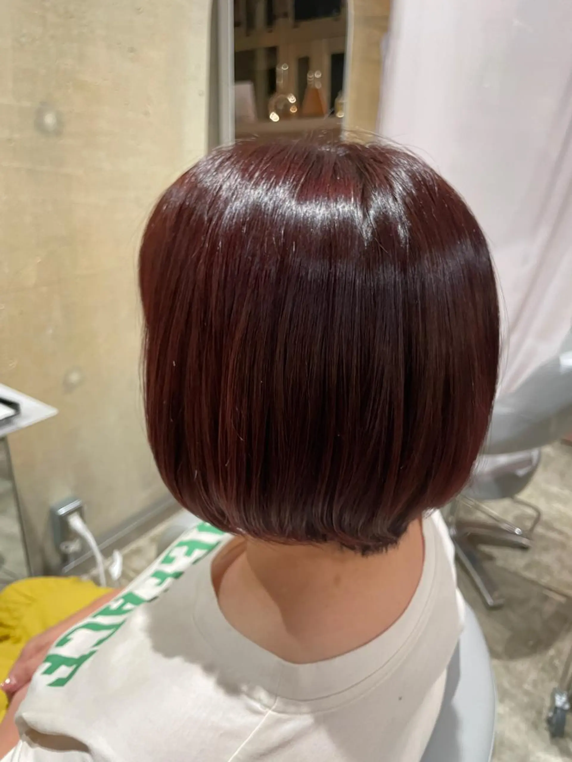 ショート カラー ボルドーカラー 韓国ボブ👩🇰🇷 小野絢未のヘアスタイル