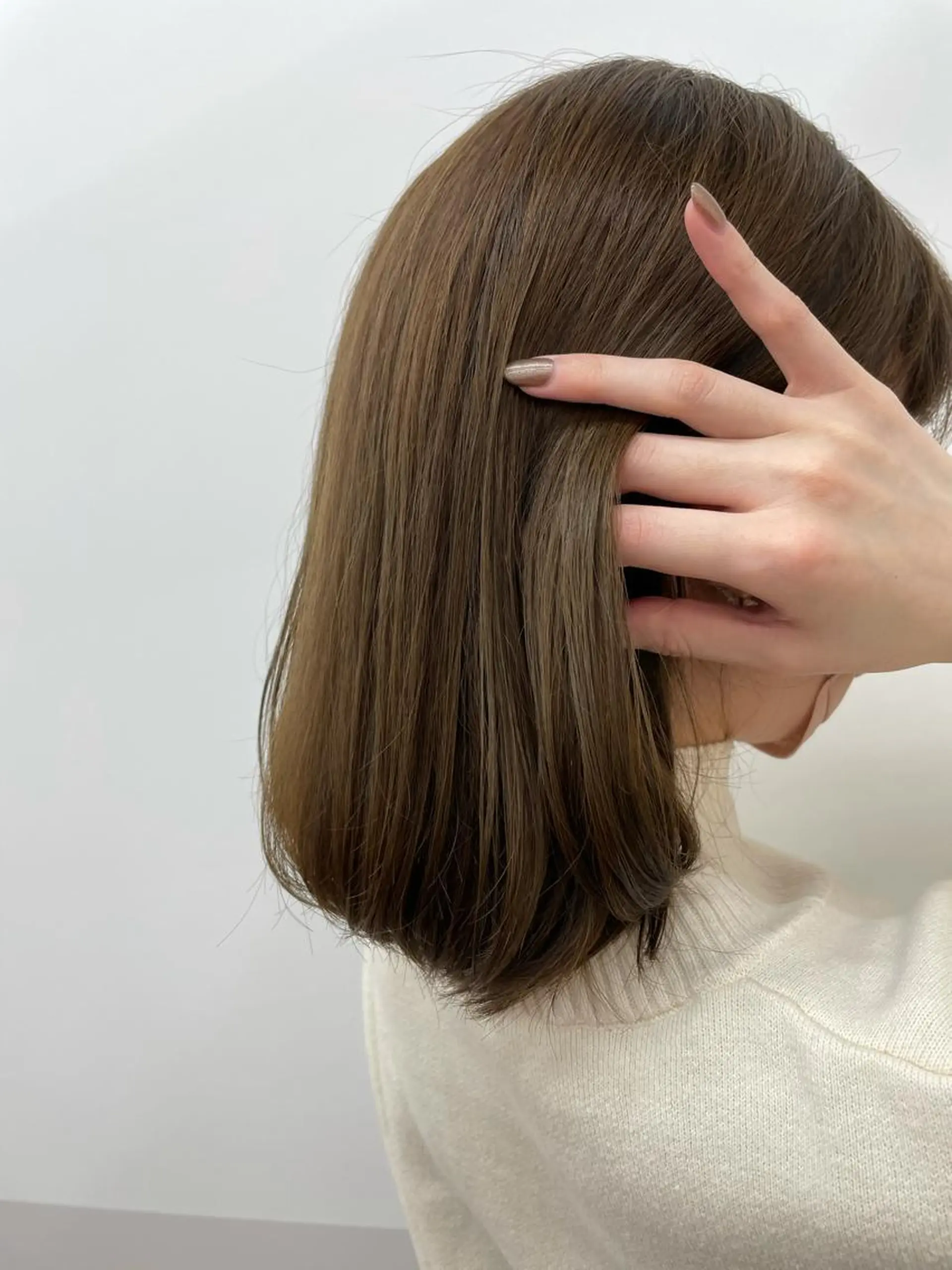 ミディアム カラー ベージュカラー HARUNA🤍 大人ショートヘアのヘアスタイル