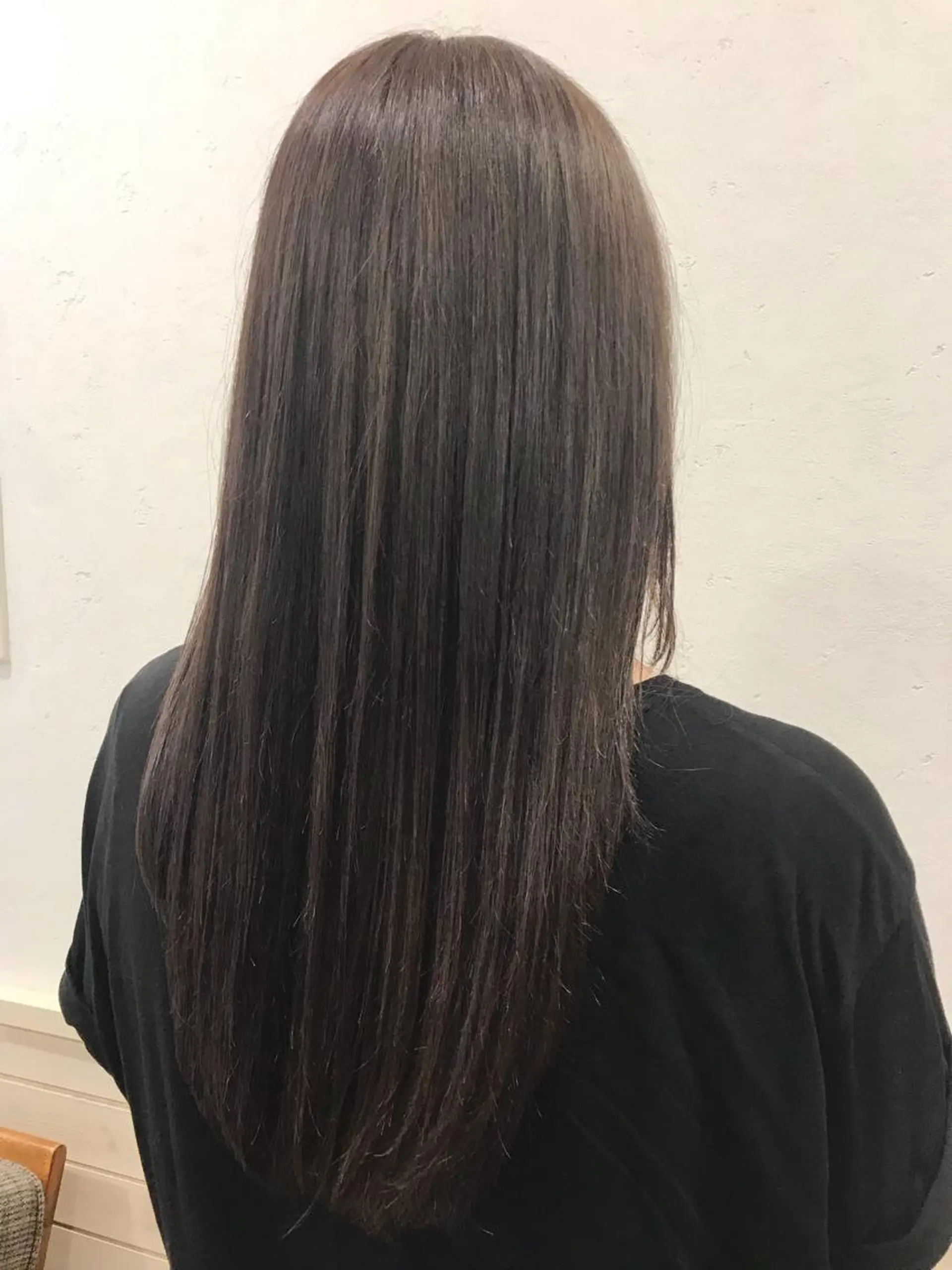 ロング カラー グレージュ あき えいみのヘアスタイル