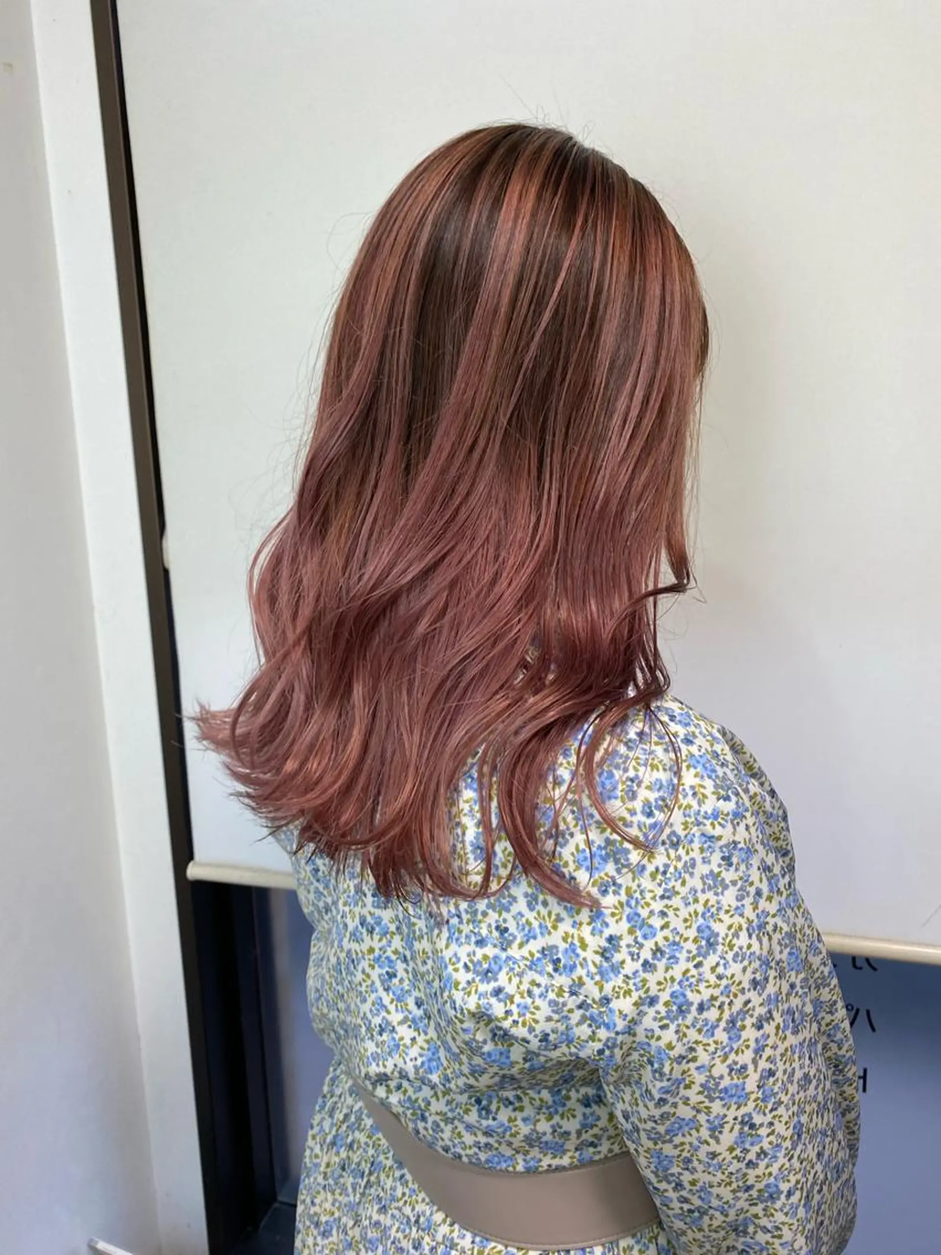 ミディアム カラー peg.hair所属・ブリーチカラー🫧 森　凪沙のヘアスタイル