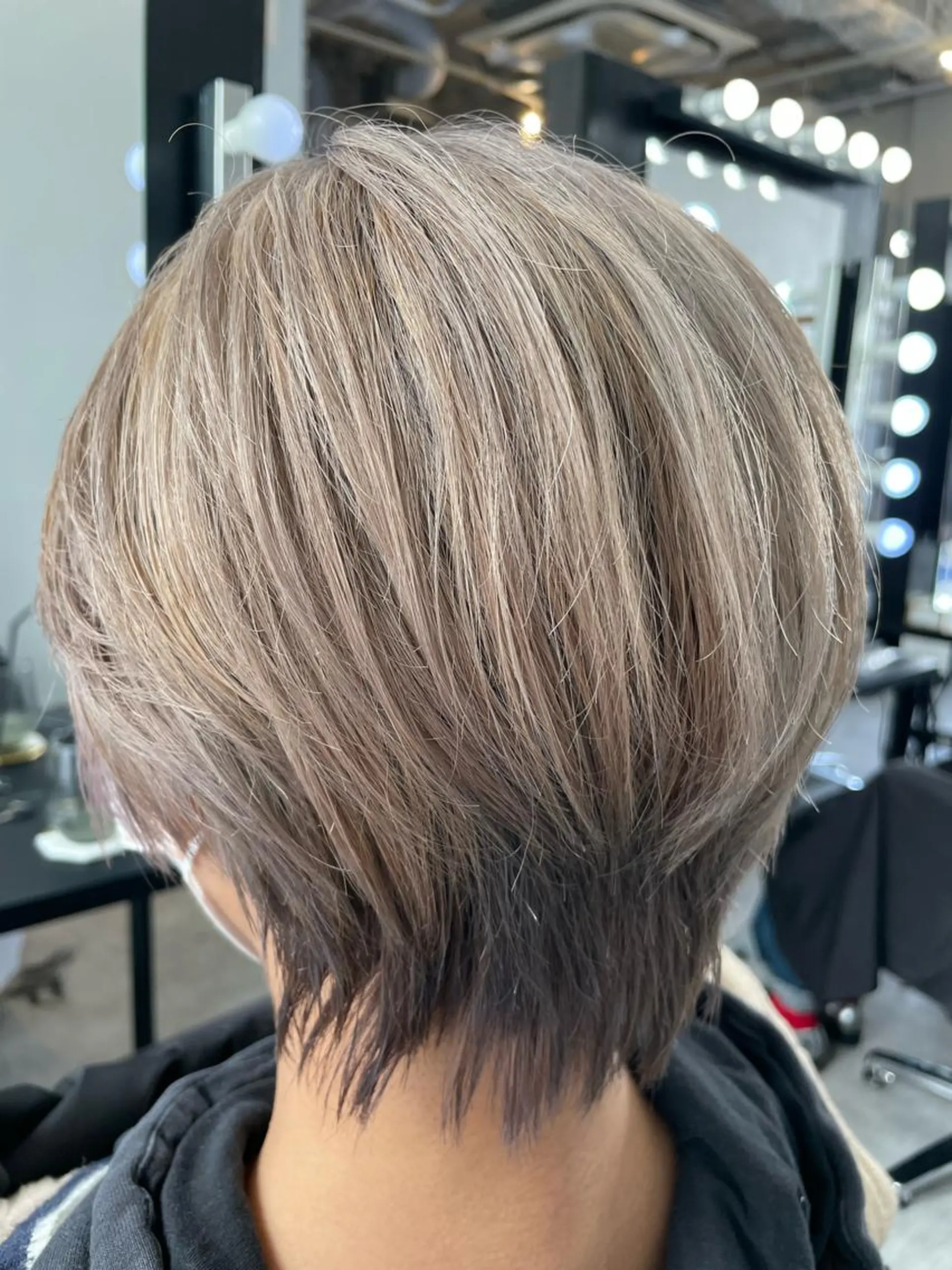 ショート カラー 丸みショート アッシュ ベージュカラー ブリーチ グレージュ カット ヘアカラー ブリーチなし透明感 タケザワミキのヘアスタイル