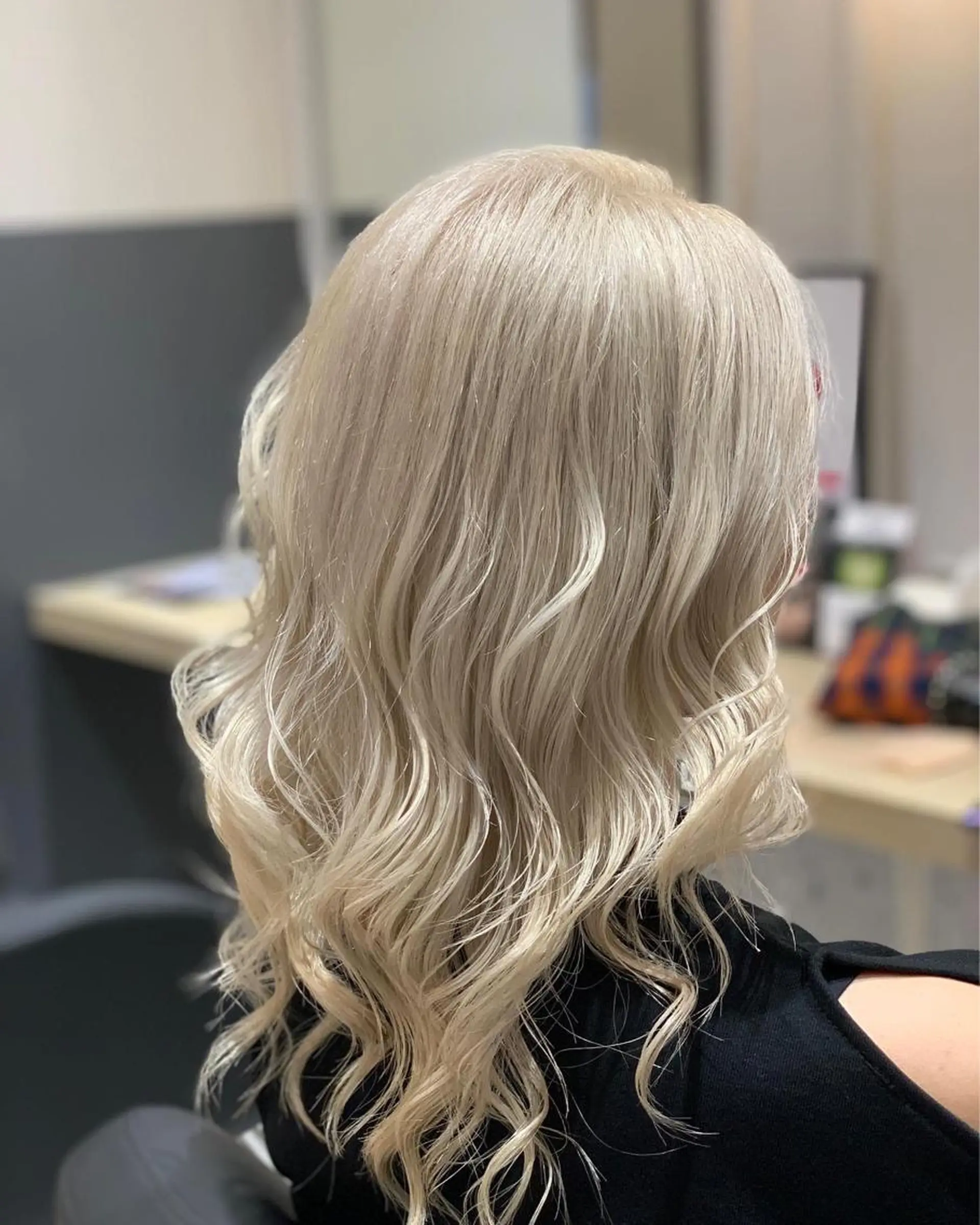 ミディアム カラー ヘアアレンジ ベージュカラー ブリーチ ケアブリーチ ダブルカラー イルミナカラー ヘアカラー トリートメント 髪質改善×ハイトーン 中田啄也のヘアスタイル