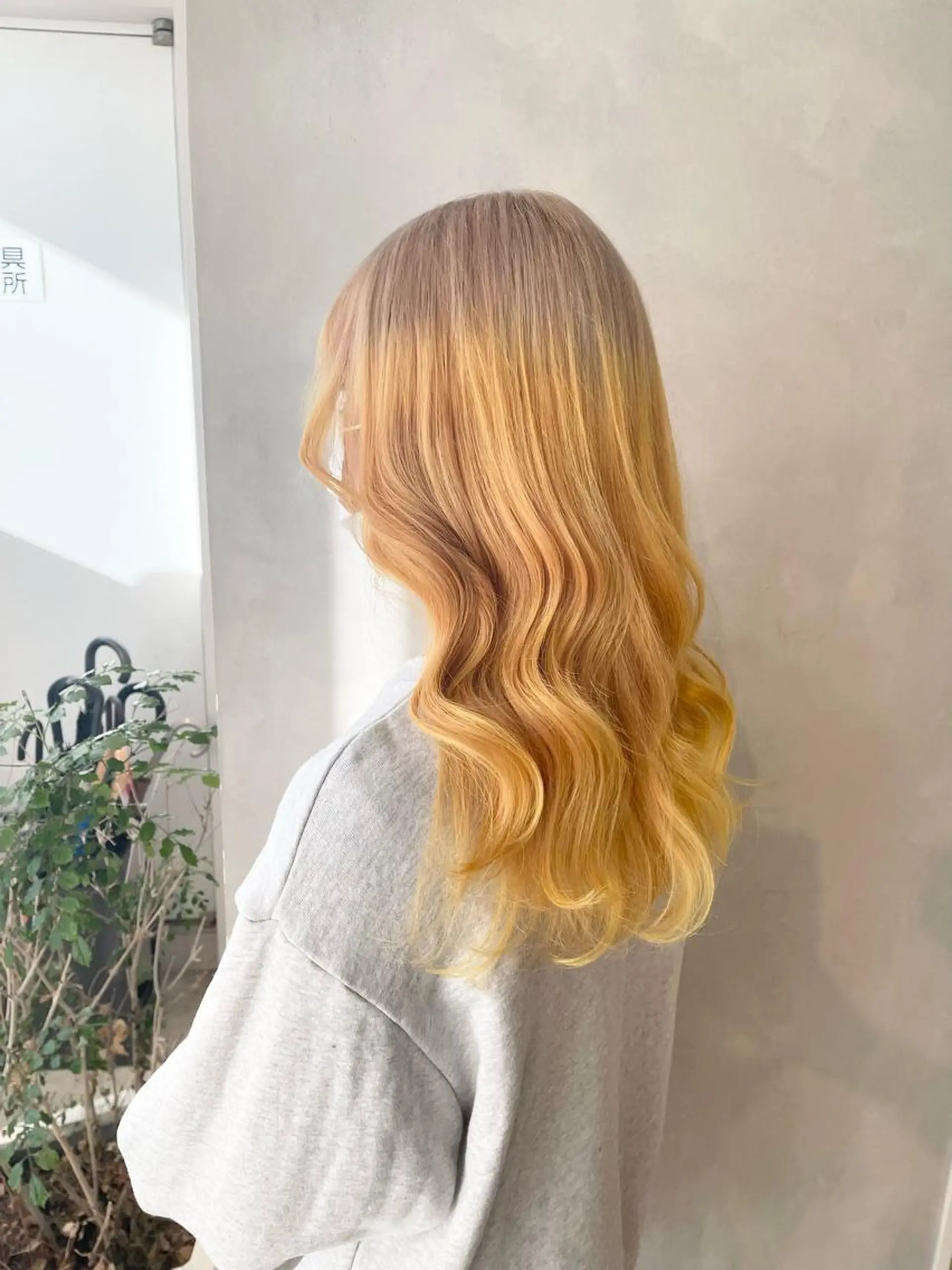 セミロング カラー キッズ ベージュカラー ホワイトベージュ イエローカラー カット ヘアカラー トリートメント 🦋レイヤーカット ミドリカワ🦋のヘアスタイル