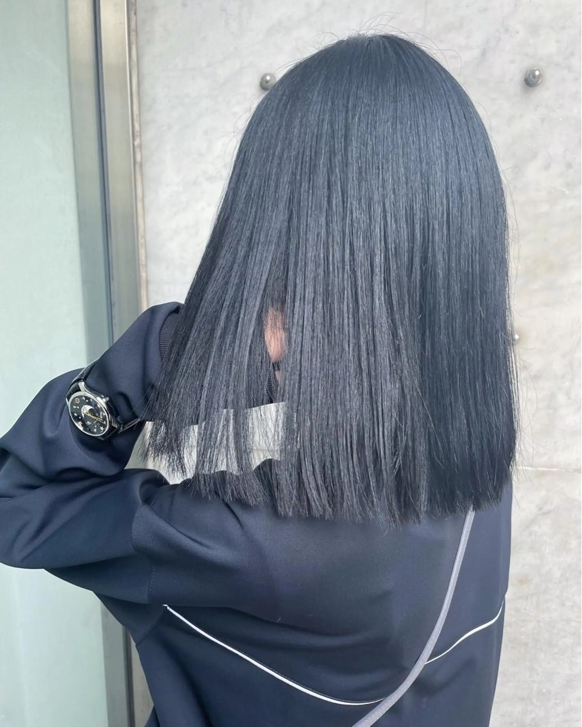 ミディアム カラー 黒髪 ブルーカラー ブルーブラック JIL BLAN 京都所属・RU RIのヘアスタイル