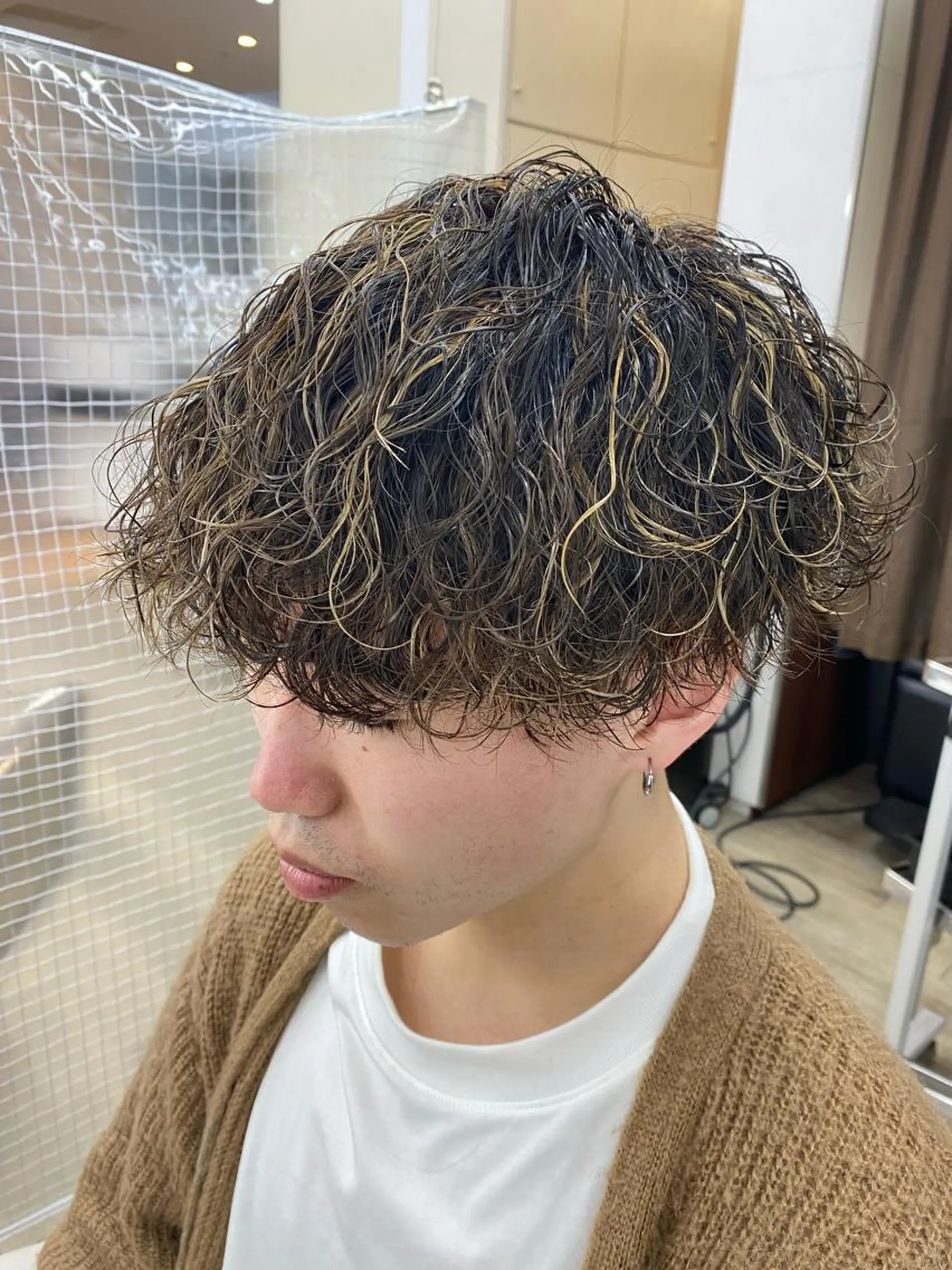 ショート パーマ メンズ 波巻きパーマ カット パーマ 市川 博紀 副店長のヘアスタイル