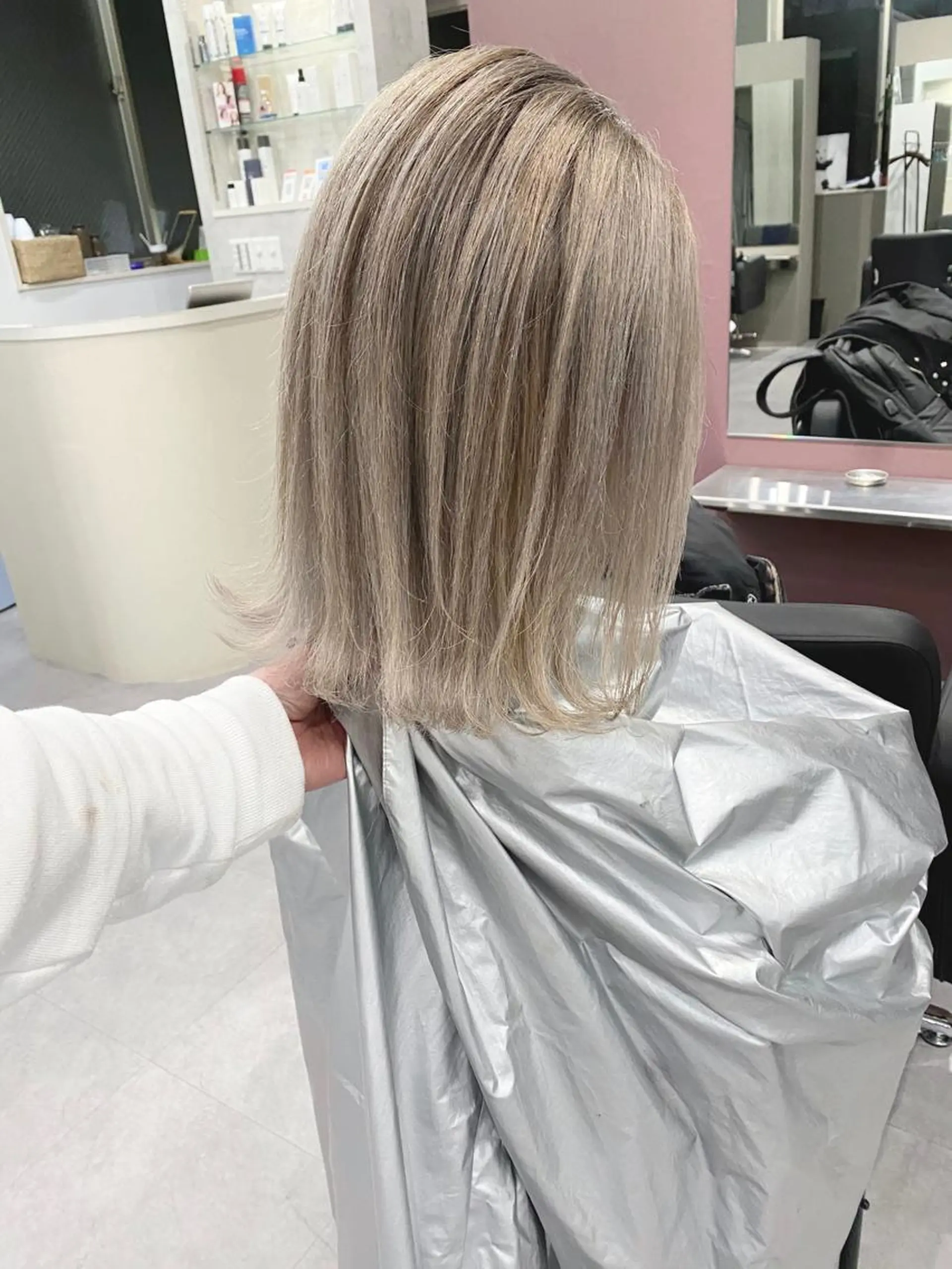 ミディアム カラー 透明感カラー Via officialのヘアスタイル