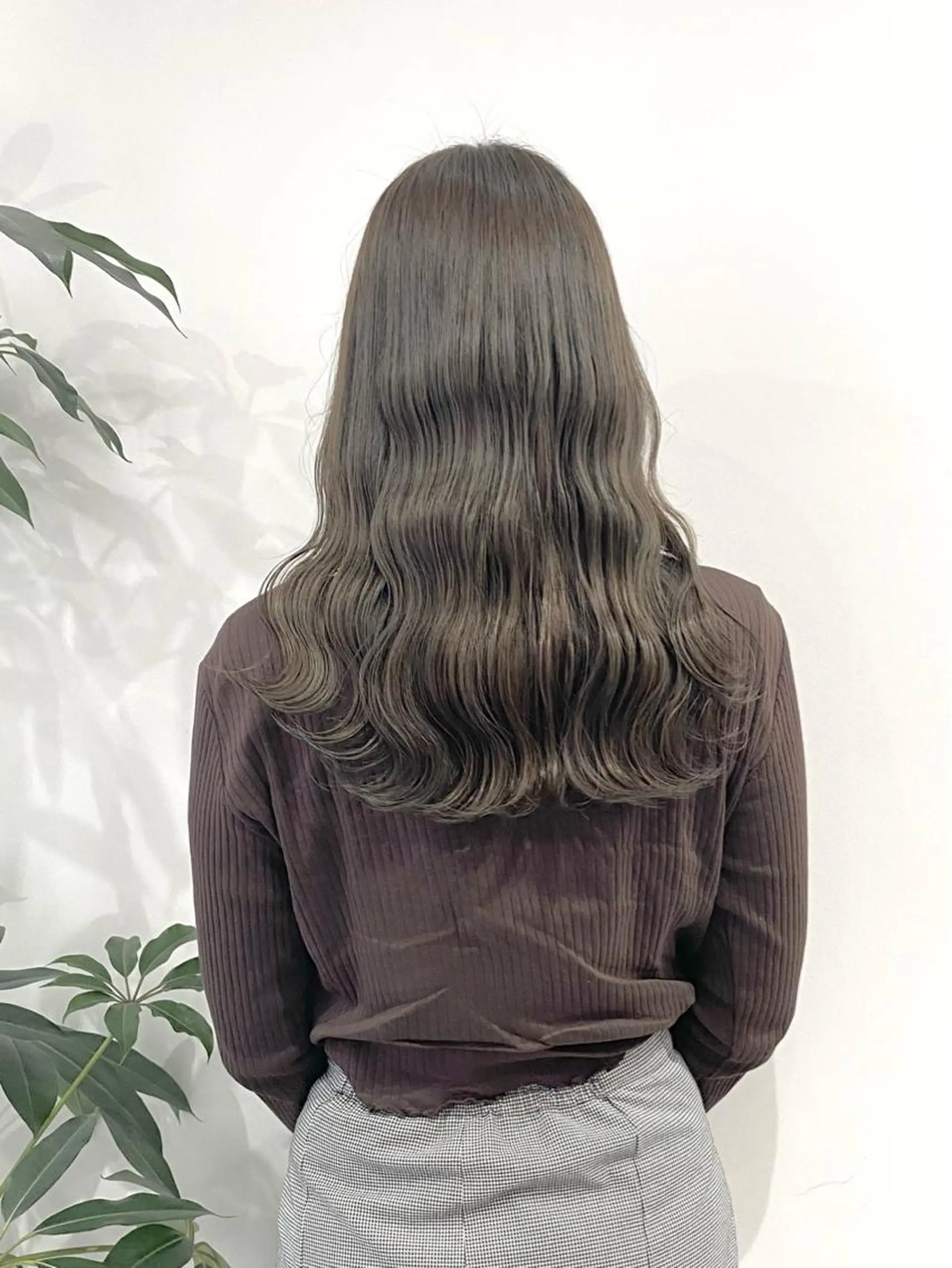 ミディアム ヘアカラー トリートメント ヘッドスパ オリーブ、カーキ系 No.1シラトリのヘアスタイル